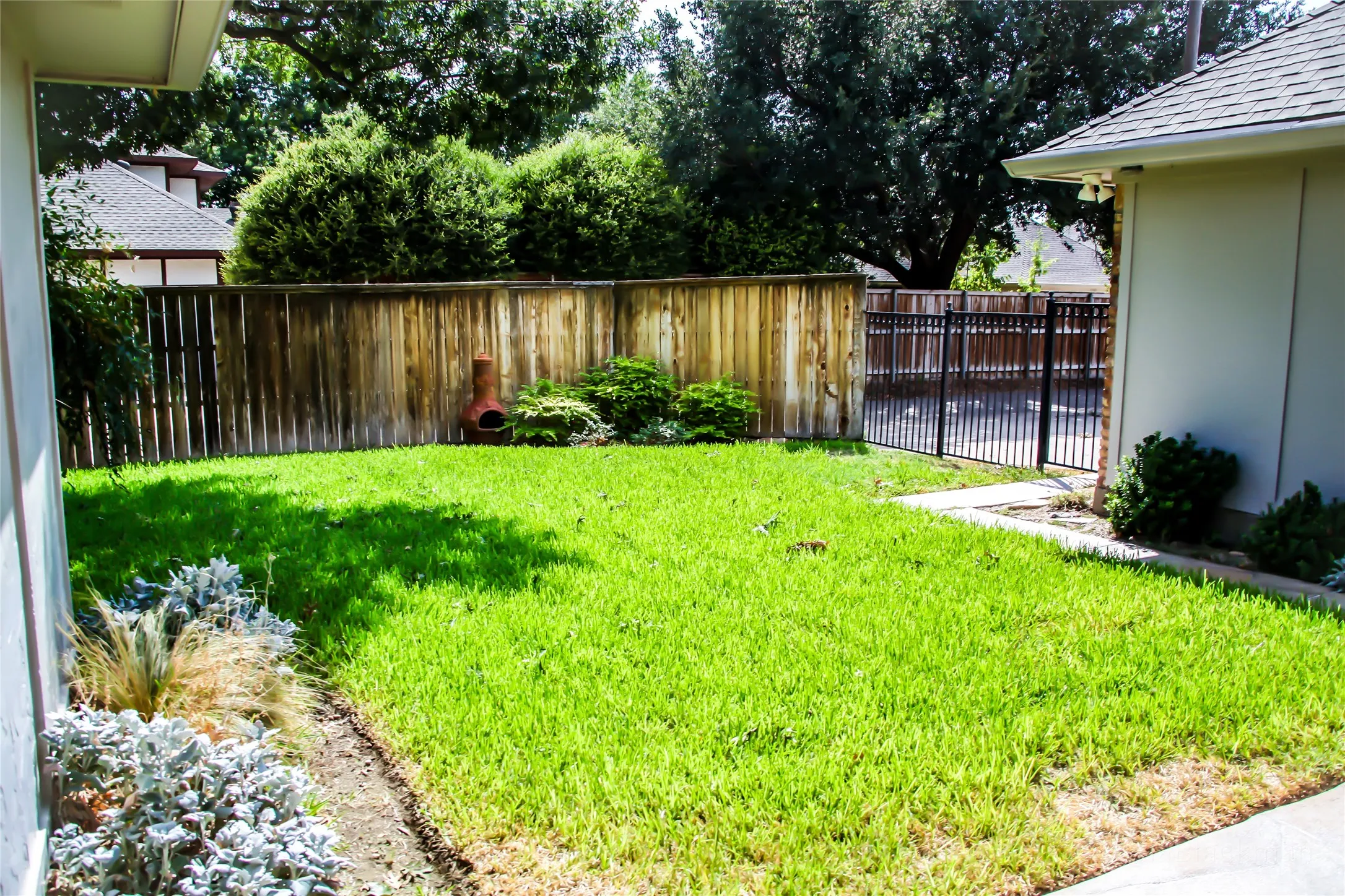Single Family Residence For Sale in Collin County , 2304 Skipwith Drive, Plano, Texas 75023, 4 Bedroom, 3 Bathroom, 2 Garage spaces, 2,669 Sqft, built in 1983, mls#21393731, Real Estate Agent in Plano, Homes For Sale in Collin county, Homes For Sale in Plano, Realtor in Plano Texas, Real Estate Brokerage Independent Realty Texas, Luminita Cordes Realtor