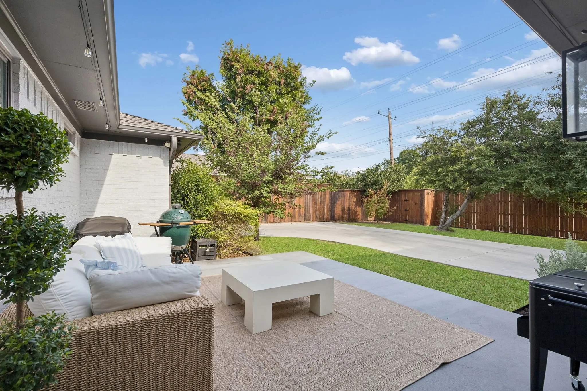 Single Family Residence For Sale in Dallas County , 6120 Berwyn Lane, Dallas, Texas 75214, 4 Bedroom, 3 Bathroom, 2 Garage spaces, 2,219 Sqft, built in 1964, mls#21395658, Real Estate Agent in Dallas, Homes For Sale in Dallas county, Homes For Sale in Dallas, Realtor in Dallas Texas, Real Estate Brokerage Independent Realty Texas, Luminita Cordes Realtor