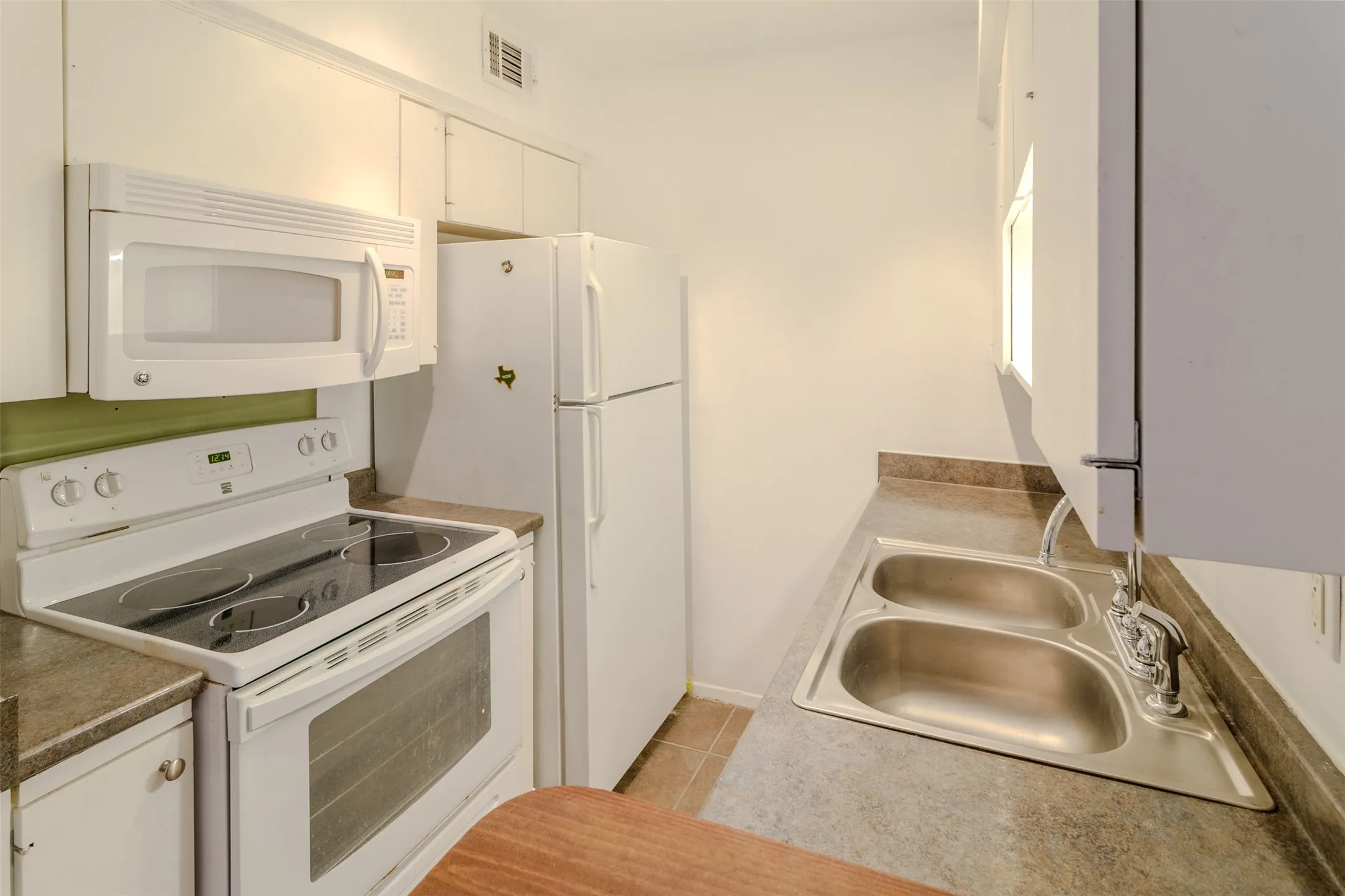 Condominium For Sale in Dallas County , 4859 Cedar Springs Road 234, Dallas, Texas 75219, 1 Bedroom, 1 Bathroom, 1 Garage spaces, 629 Sqft, built in 1970, mls#21395685, Real Estate Agent in Dallas, Homes For Sale in Dallas county, Homes For Sale in Dallas, Realtor in Dallas Texas, Real Estate Brokerage Independent Realty Texas, Luminita Cordes Realtor