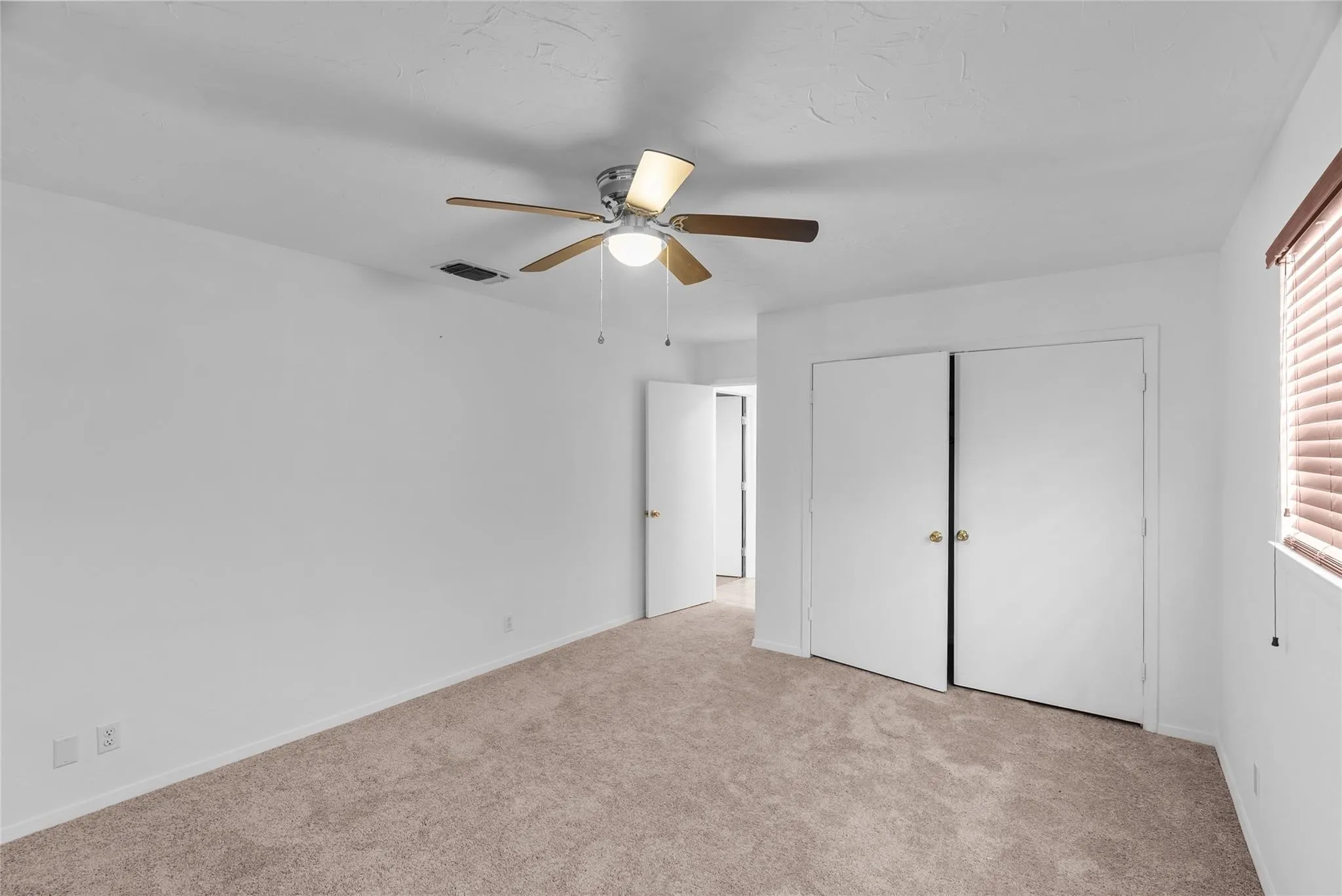 Single Family Residence For Rent in Johnson County , 9518 County Road 913, Godley, Texas 76044, 3 Bedroom, 2 Bathroom, Garage spaces, 2,498 Sqft, built in 1975, mls#21394231, Real Estate Agent in Godley, Homes For Rent in Johnson county, Homes For Rent in Godley, Realtor in Godley Texas, Real Estate Brokerage Independent Realty Texas, Luminita Cordes Realtor