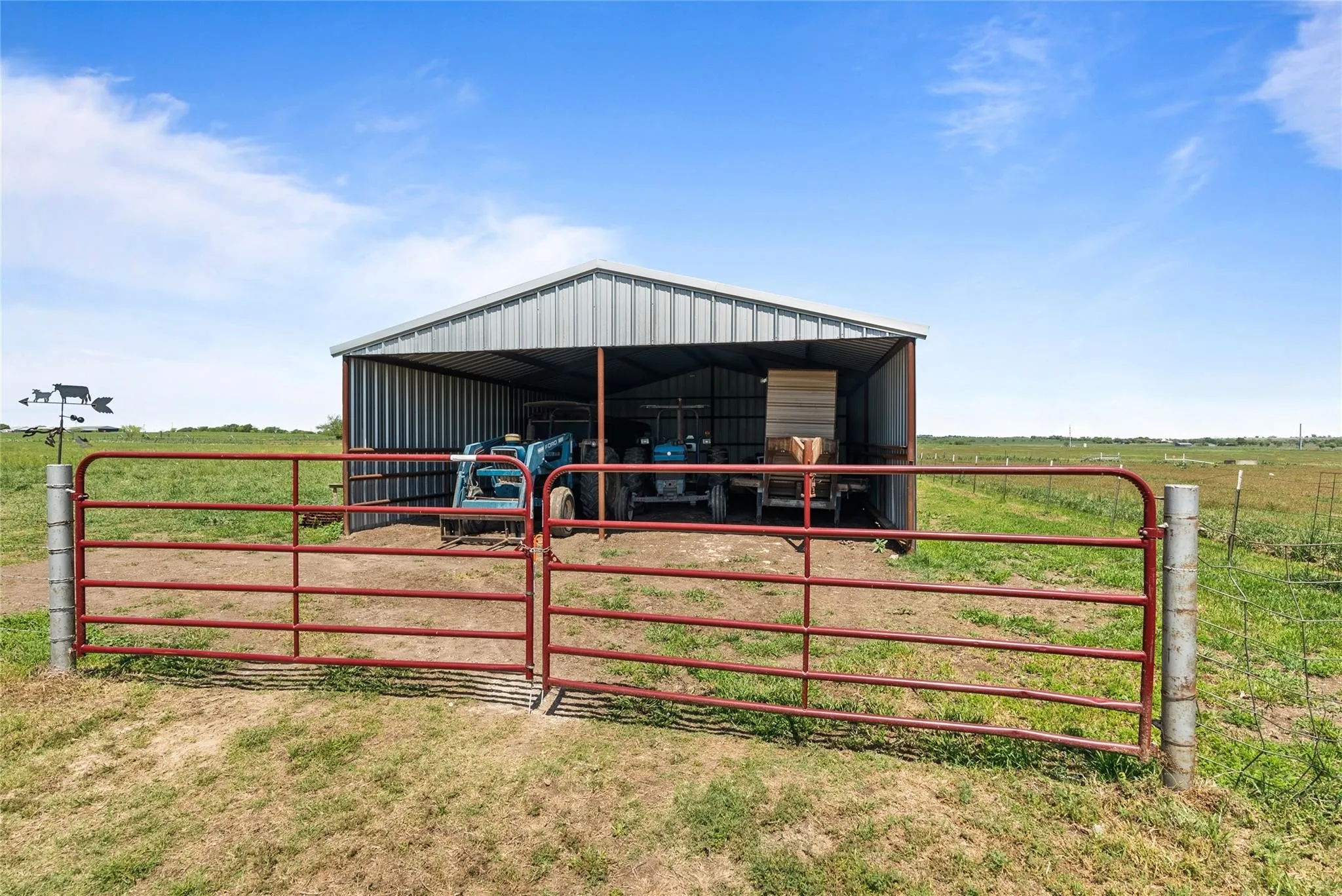 Single Family Residence For Rent in Johnson County , 9518 County Road 913, Godley, Texas 76044, 3 Bedroom, 2 Bathroom, Garage spaces, 2,498 Sqft, built in 1975, mls#21394231, Real Estate Agent in Godley, Homes For Rent in Johnson county, Homes For Rent in Godley, Realtor in Godley Texas, Real Estate Brokerage Independent Realty Texas, Luminita Cordes Realtor