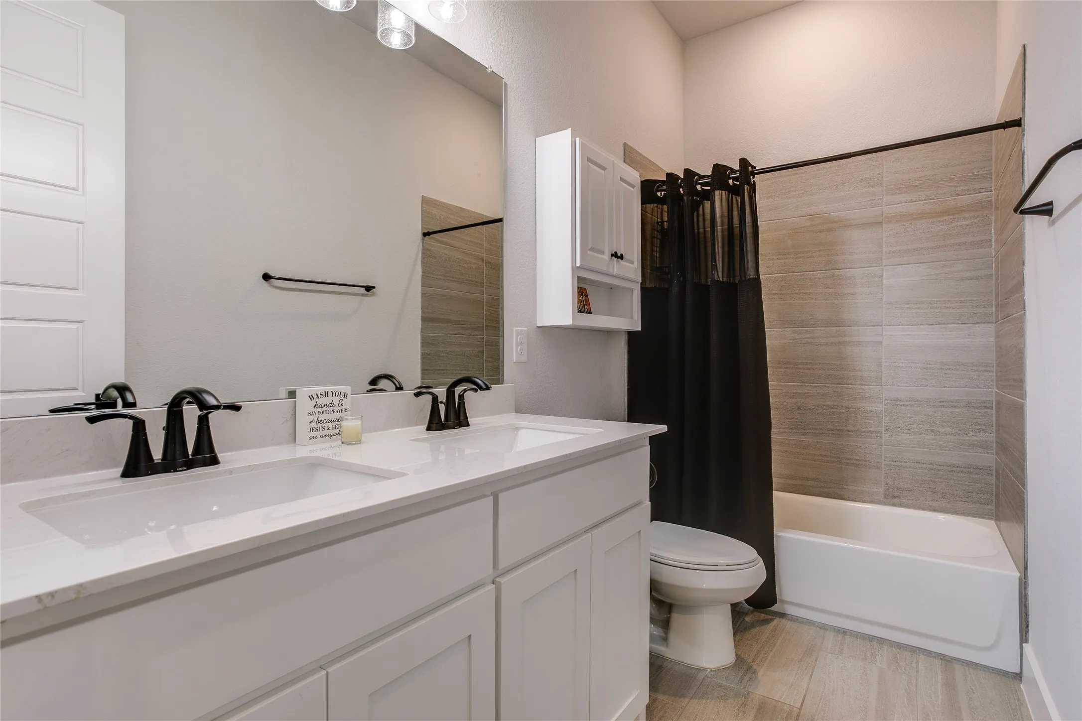 Single Family Residence For Sale in Ellis County , 1730 Blackfoot Parkway, Waxahachie, Texas 75165, 4 Bedroom, 3 Bathroom, 3 Garage spaces, 2,585 Sqft, built in 2024, mls#21390571, Real Estate Agent in Waxahachie, Homes For Sale in Ellis county, Homes For Sale in Waxahachie, Realtor in Waxahachie Texas, Real Estate Brokerage Independent Realty Texas, Luminita Cordes Realtor