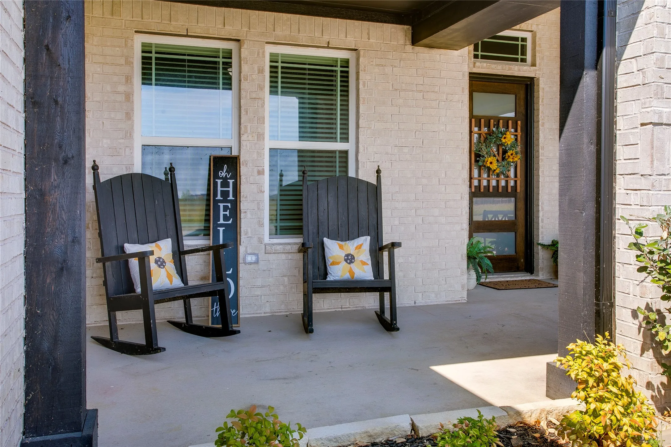 Single Family Residence For Sale in Ellis County , 1730 Blackfoot Parkway, Waxahachie, Texas 75165, 4 Bedroom, 3 Bathroom, 3 Garage spaces, 2,585 Sqft, built in 2024, mls#21390571, Real Estate Agent in Waxahachie, Homes For Sale in Ellis county, Homes For Sale in Waxahachie, Realtor in Waxahachie Texas, Real Estate Brokerage Independent Realty Texas, Luminita Cordes Realtor