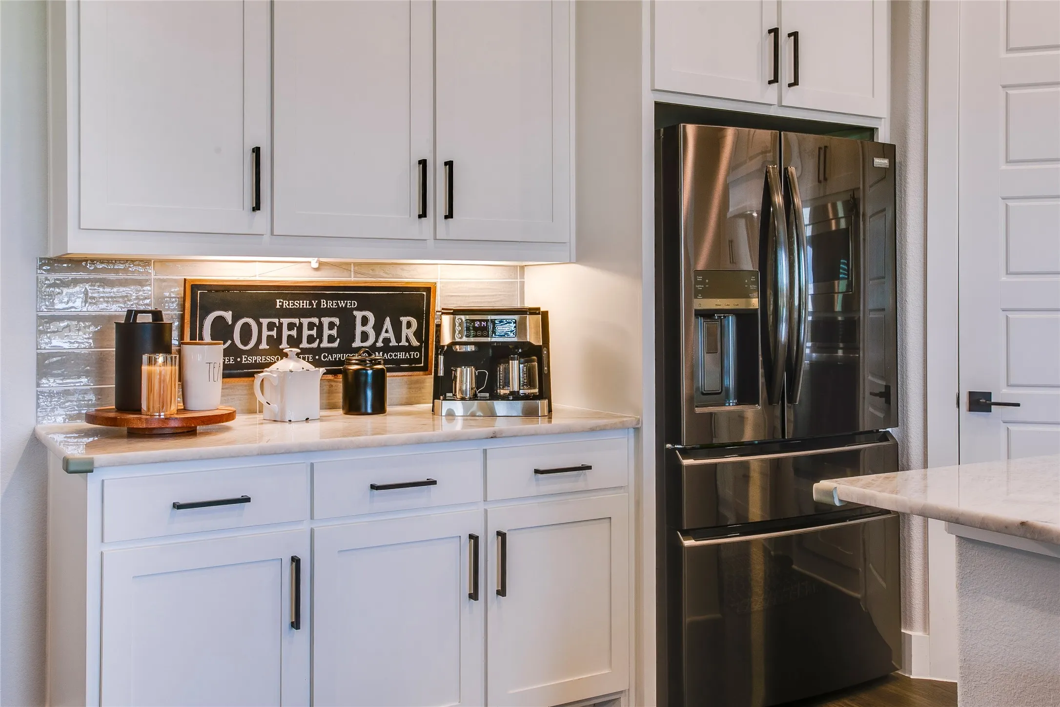 Single Family Residence For Sale in Ellis County , 1730 Blackfoot Parkway, Waxahachie, Texas 75165, 4 Bedroom, 3 Bathroom, 3 Garage spaces, 2,585 Sqft, built in 2024, mls#21390571, Real Estate Agent in Waxahachie, Homes For Sale in Ellis county, Homes For Sale in Waxahachie, Realtor in Waxahachie Texas, Real Estate Brokerage Independent Realty Texas, Luminita Cordes Realtor