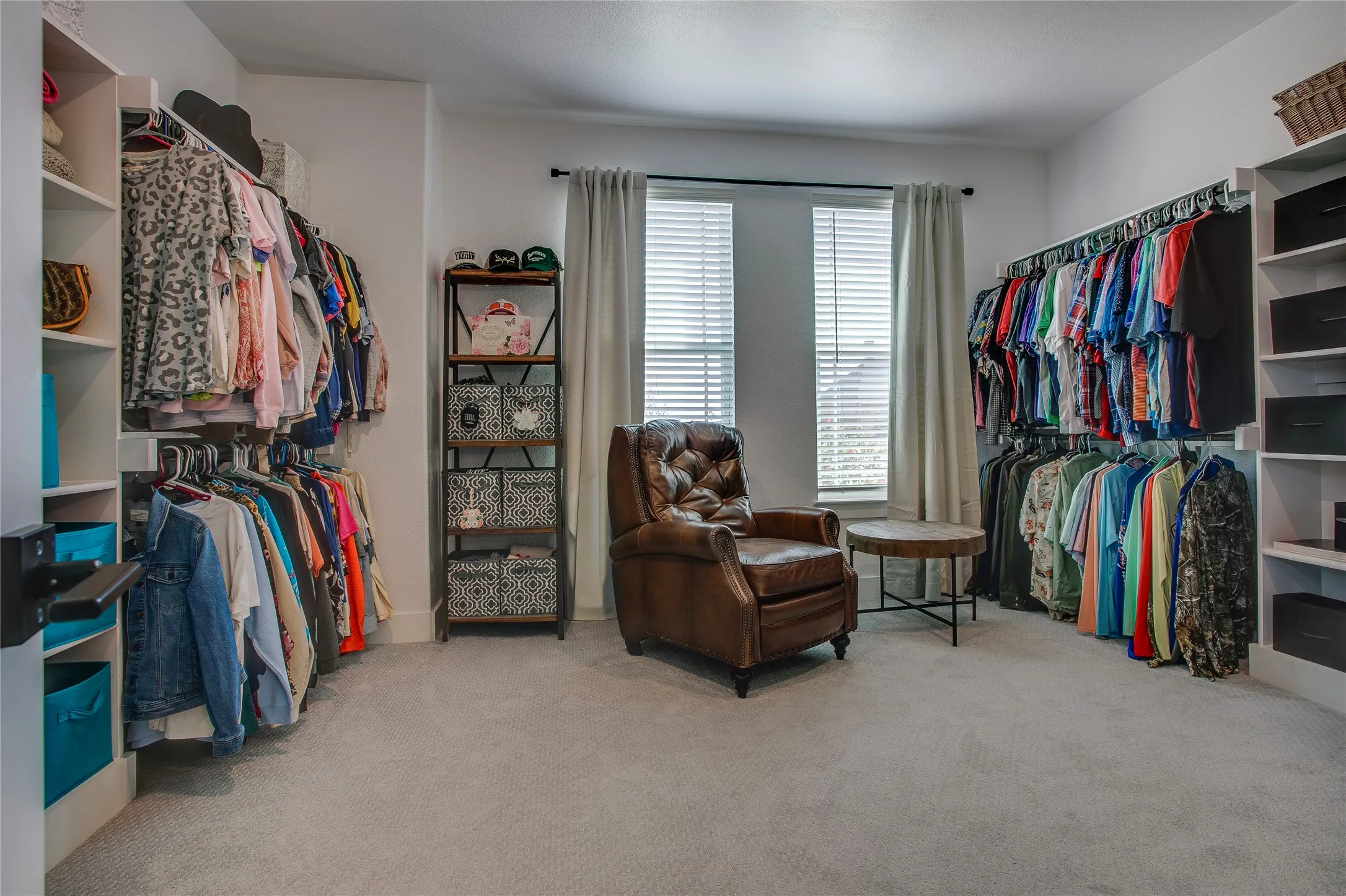 Single Family Residence For Sale in Ellis County , 1730 Blackfoot Parkway, Waxahachie, Texas 75165, 4 Bedroom, 3 Bathroom, 3 Garage spaces, 2,585 Sqft, built in 2024, mls#21390571, Real Estate Agent in Waxahachie, Homes For Sale in Ellis county, Homes For Sale in Waxahachie, Realtor in Waxahachie Texas, Real Estate Brokerage Independent Realty Texas, Luminita Cordes Realtor