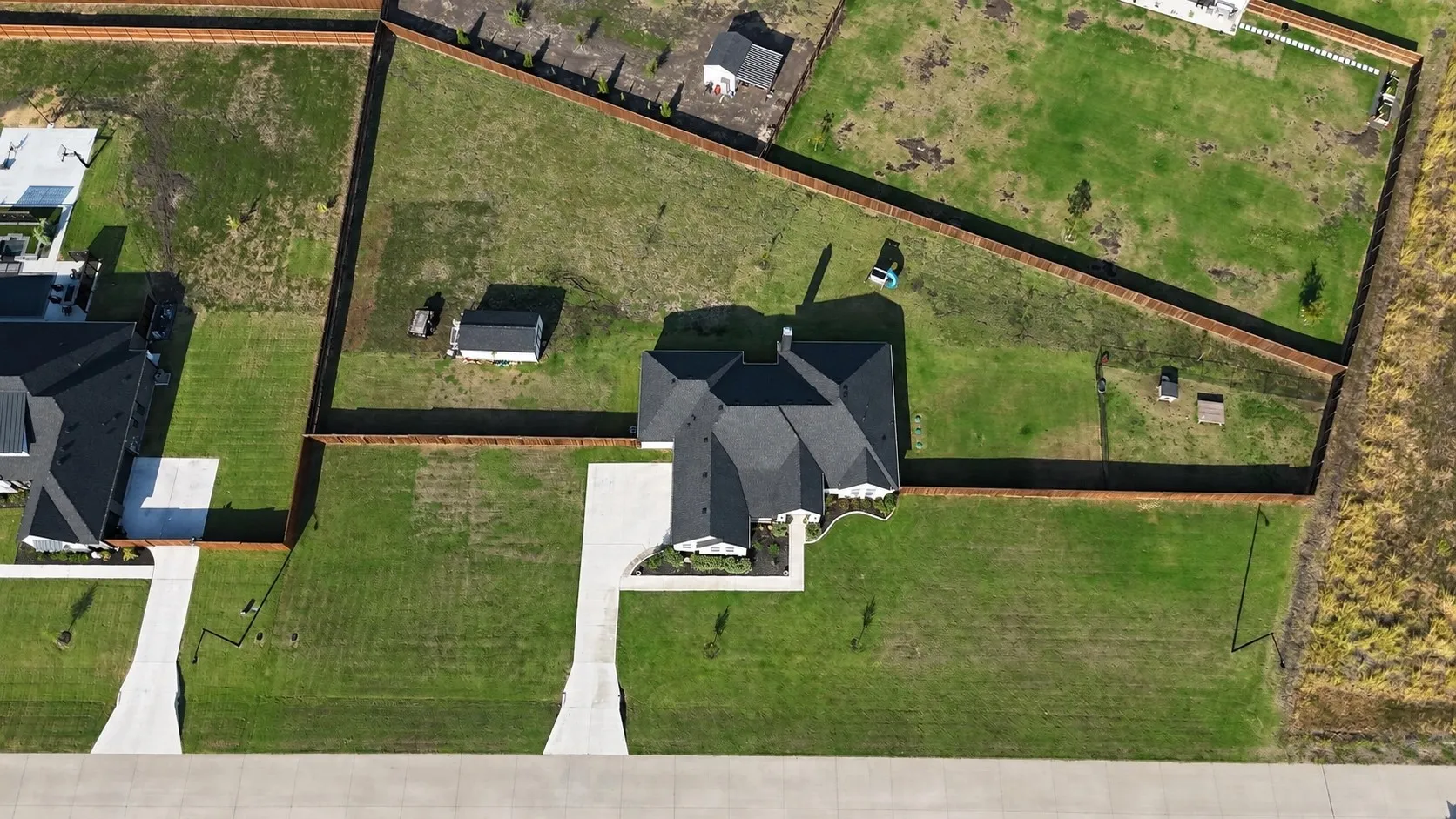 Single Family Residence For Sale in Ellis County , 1730 Blackfoot Parkway, Waxahachie, Texas 75165, 4 Bedroom, 3 Bathroom, 3 Garage spaces, 2,585 Sqft, built in 2024, mls#21390571, Real Estate Agent in Waxahachie, Homes For Sale in Ellis county, Homes For Sale in Waxahachie, Realtor in Waxahachie Texas, Real Estate Brokerage Independent Realty Texas, Luminita Cordes Realtor
