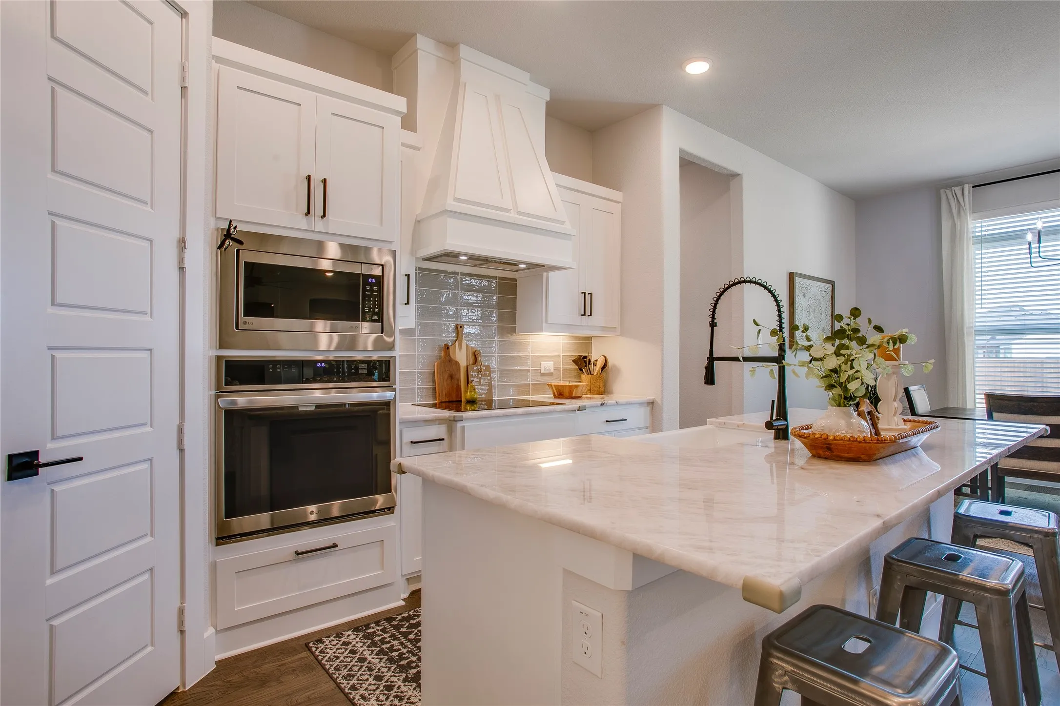 Single Family Residence For Sale in Ellis County , 1730 Blackfoot Parkway, Waxahachie, Texas 75165, 4 Bedroom, 3 Bathroom, 3 Garage spaces, 2,585 Sqft, built in 2024, mls#21390571, Real Estate Agent in Waxahachie, Homes For Sale in Ellis county, Homes For Sale in Waxahachie, Realtor in Waxahachie Texas, Real Estate Brokerage Independent Realty Texas, Luminita Cordes Realtor