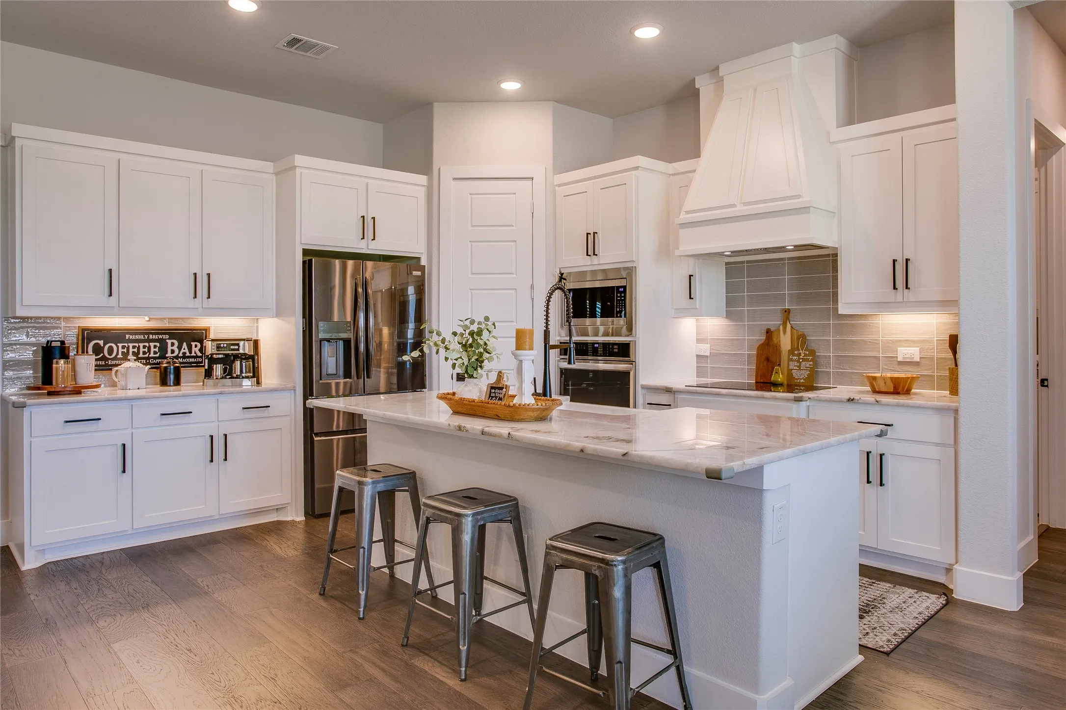 Single Family Residence For Sale in Ellis County , 1730 Blackfoot Parkway, Waxahachie, Texas 75165, 4 Bedroom, 3 Bathroom, 3 Garage spaces, 2,585 Sqft, built in 2024, mls#21390571, Real Estate Agent in Waxahachie, Homes For Sale in Ellis county, Homes For Sale in Waxahachie, Realtor in Waxahachie Texas, Real Estate Brokerage Independent Realty Texas, Luminita Cordes Realtor