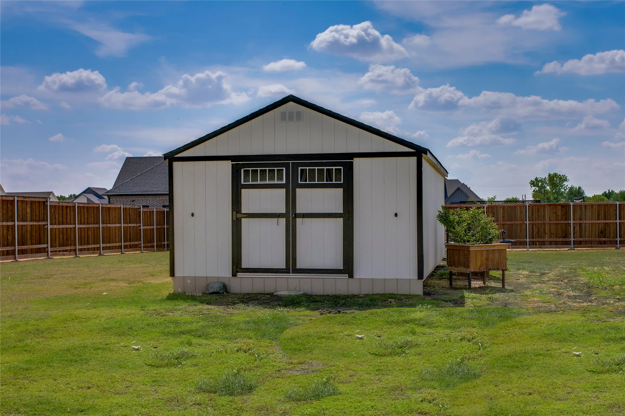 Single Family Residence For Sale in Ellis County , 1730 Blackfoot Parkway, Waxahachie, Texas 75165, 4 Bedroom, 3 Bathroom, 3 Garage spaces, 2,585 Sqft, built in 2024, mls#21390571, Real Estate Agent in Waxahachie, Homes For Sale in Ellis county, Homes For Sale in Waxahachie, Realtor in Waxahachie Texas, Real Estate Brokerage Independent Realty Texas, Luminita Cordes Realtor