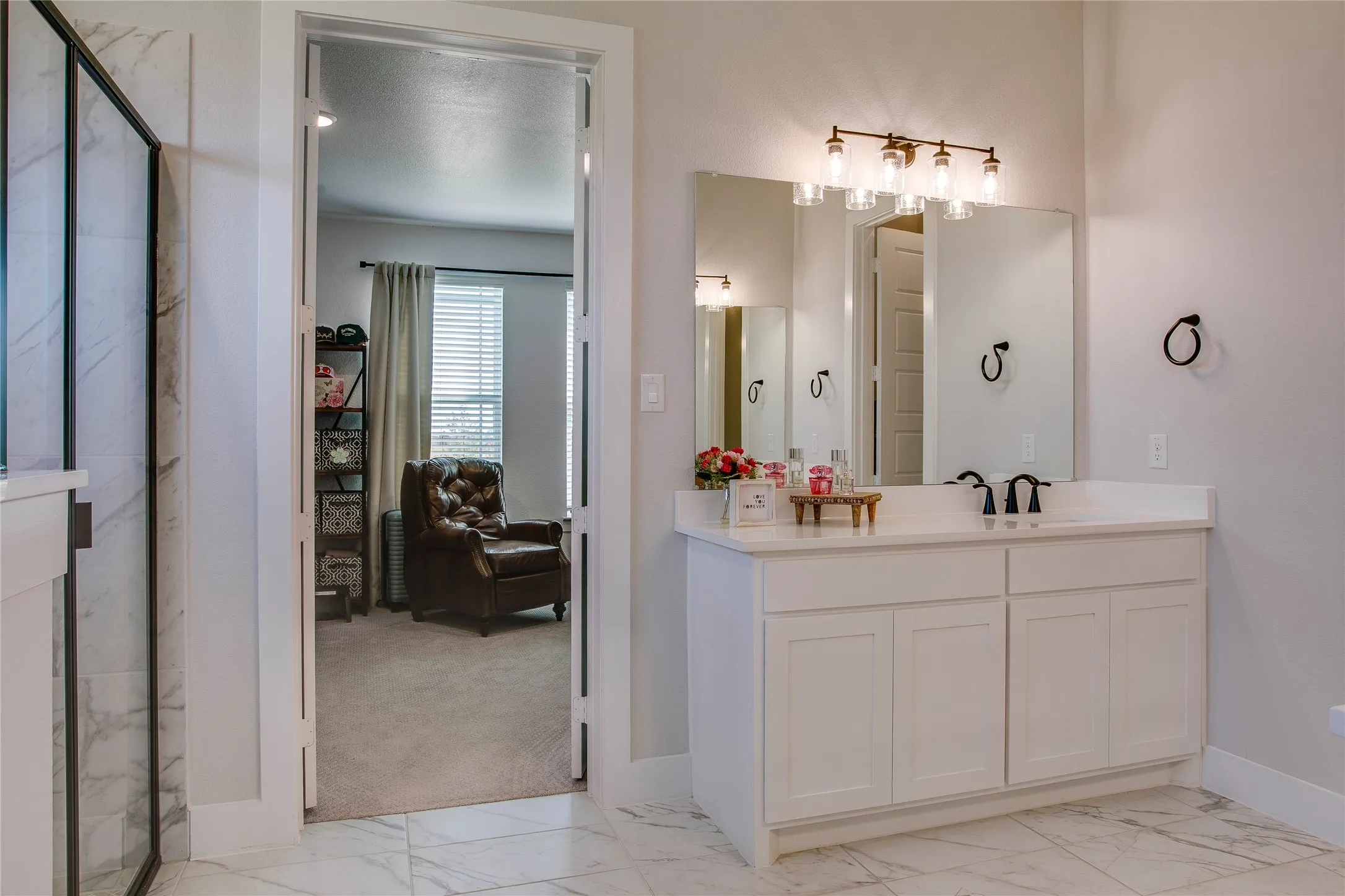 Single Family Residence For Sale in Ellis County , 1730 Blackfoot Parkway, Waxahachie, Texas 75165, 4 Bedroom, 3 Bathroom, 3 Garage spaces, 2,585 Sqft, built in 2024, mls#21390571, Real Estate Agent in Waxahachie, Homes For Sale in Ellis county, Homes For Sale in Waxahachie, Realtor in Waxahachie Texas, Real Estate Brokerage Independent Realty Texas, Luminita Cordes Realtor