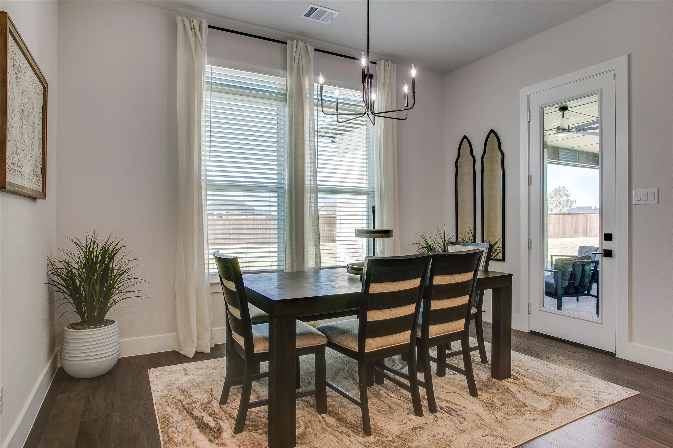 Single Family Residence For Sale in Ellis County , 1730 Blackfoot Parkway, Waxahachie, Texas 75165, 4 Bedroom, 3 Bathroom, 3 Garage spaces, 2,585 Sqft, built in 2024, mls#21390571, Real Estate Agent in Waxahachie, Homes For Sale in Ellis county, Homes For Sale in Waxahachie, Realtor in Waxahachie Texas, Real Estate Brokerage Independent Realty Texas, Luminita Cordes Realtor