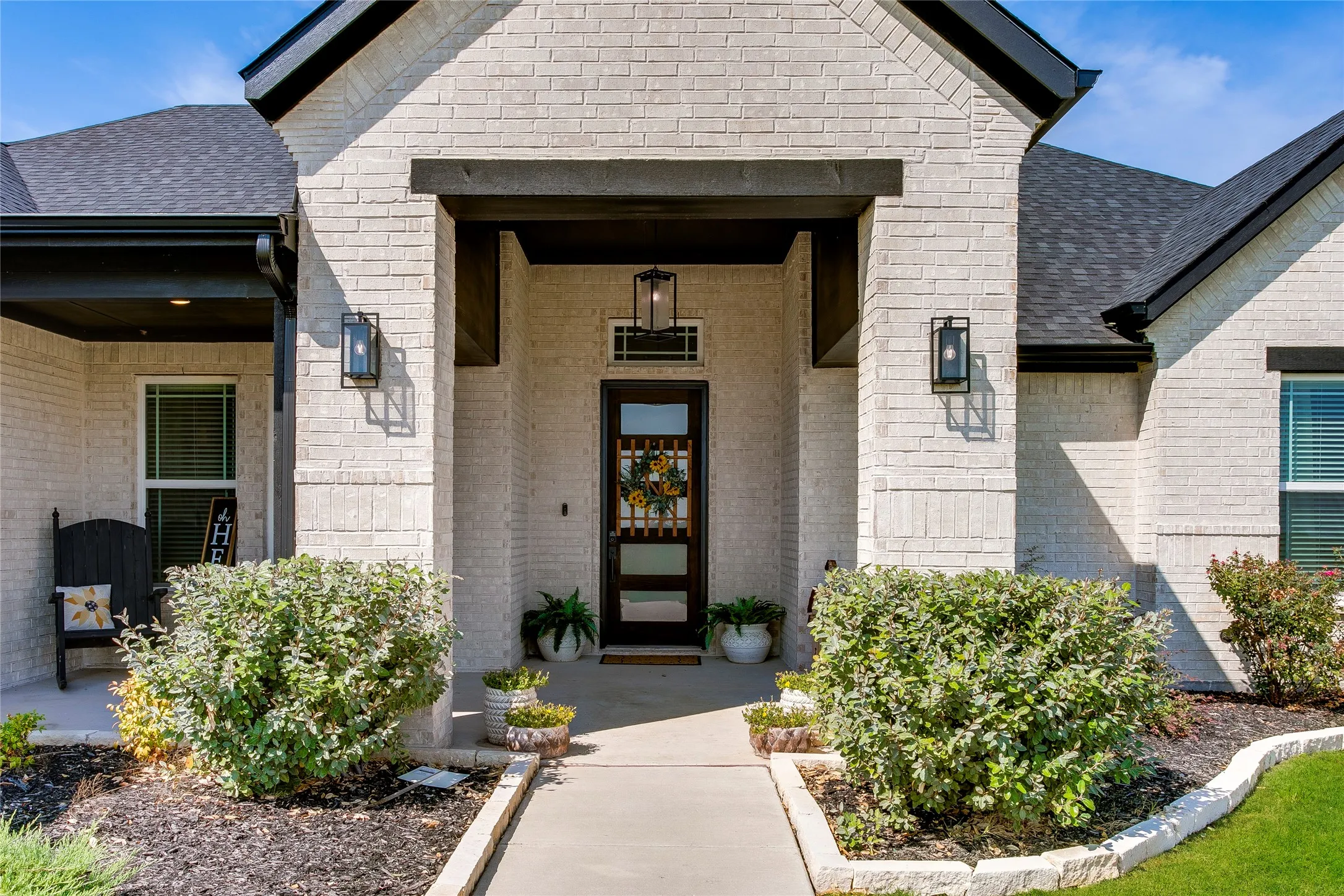 Single Family Residence For Sale in Ellis County , 1730 Blackfoot Parkway, Waxahachie, Texas 75165, 4 Bedroom, 3 Bathroom, 3 Garage spaces, 2,585 Sqft, built in 2024, mls#21390571, Real Estate Agent in Waxahachie, Homes For Sale in Ellis county, Homes For Sale in Waxahachie, Realtor in Waxahachie Texas, Real Estate Brokerage Independent Realty Texas, Luminita Cordes Realtor
