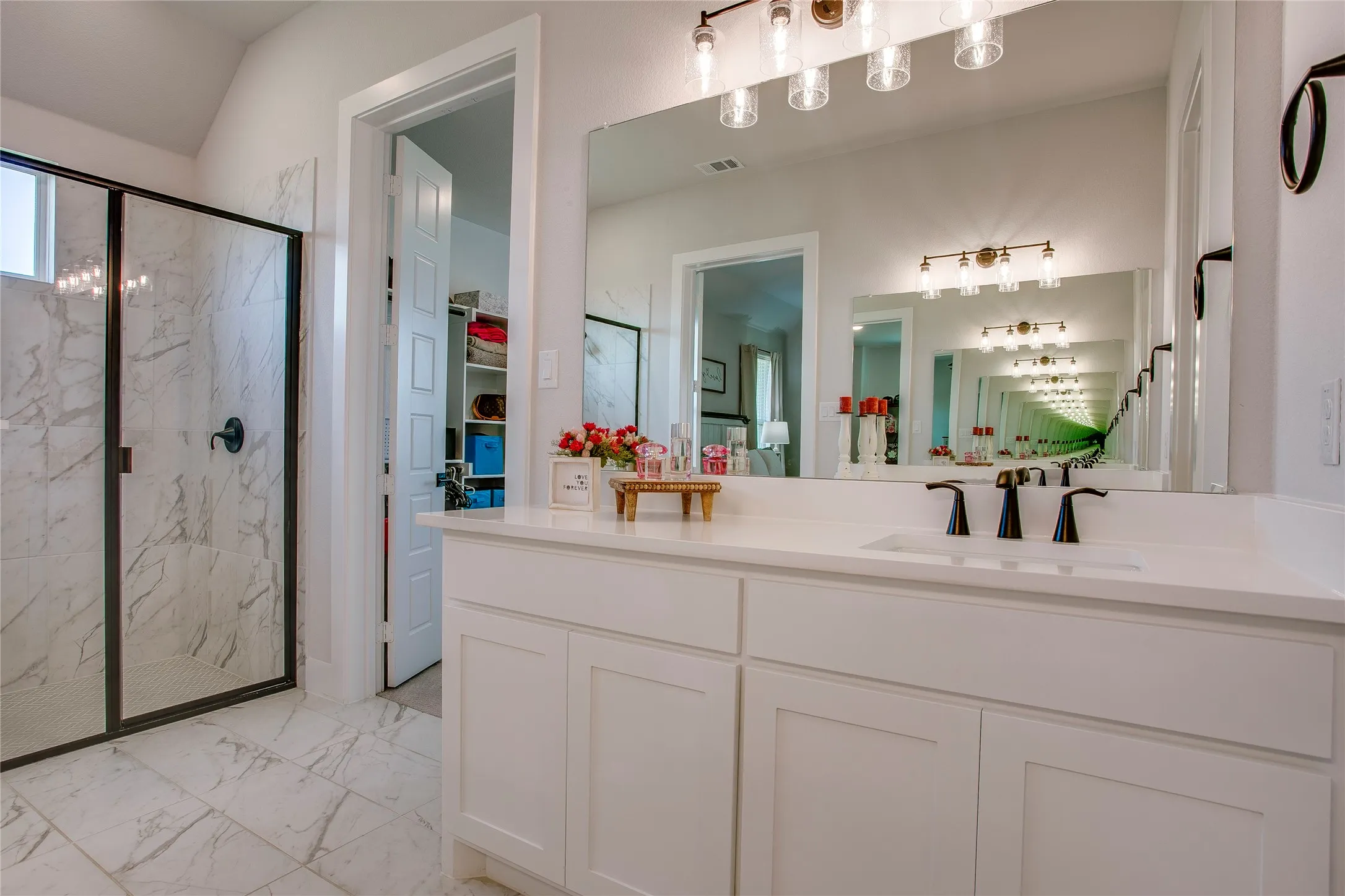 Single Family Residence For Sale in Ellis County , 1730 Blackfoot Parkway, Waxahachie, Texas 75165, 4 Bedroom, 3 Bathroom, 3 Garage spaces, 2,585 Sqft, built in 2024, mls#21390571, Real Estate Agent in Waxahachie, Homes For Sale in Ellis county, Homes For Sale in Waxahachie, Realtor in Waxahachie Texas, Real Estate Brokerage Independent Realty Texas, Luminita Cordes Realtor