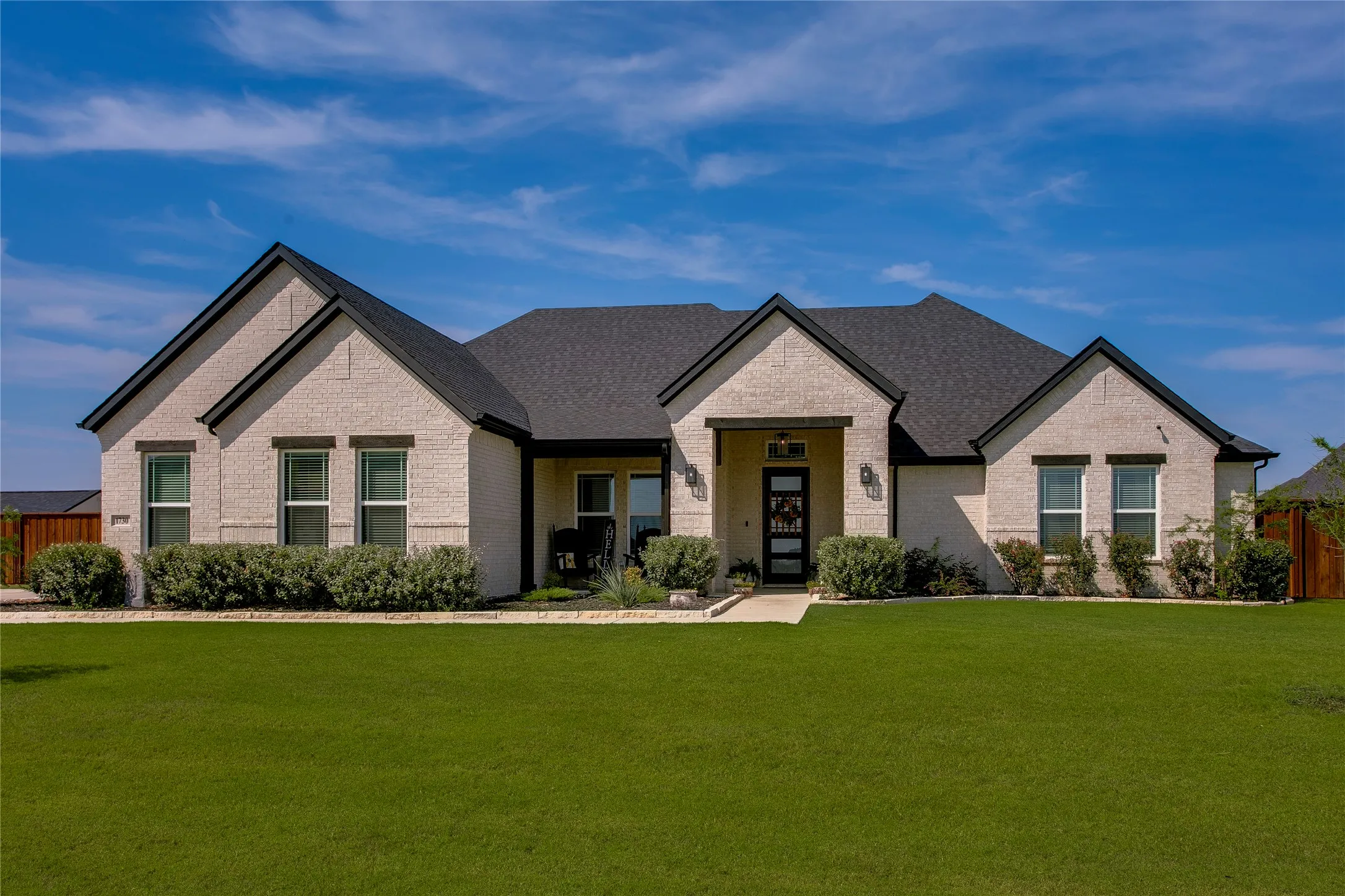Single Family Residence For Sale in Ellis County , 1730 Blackfoot Parkway, Waxahachie, Texas 75165, 4 Bedroom, 3 Bathroom, 3 Garage spaces, 2,585 Sqft, built in 2024, mls#21390571, Real Estate Agent in Waxahachie, Homes For Sale in Ellis county, Homes For Sale in Waxahachie, Realtor in Waxahachie Texas, Real Estate Brokerage Independent Realty Texas, Luminita Cordes Realtor