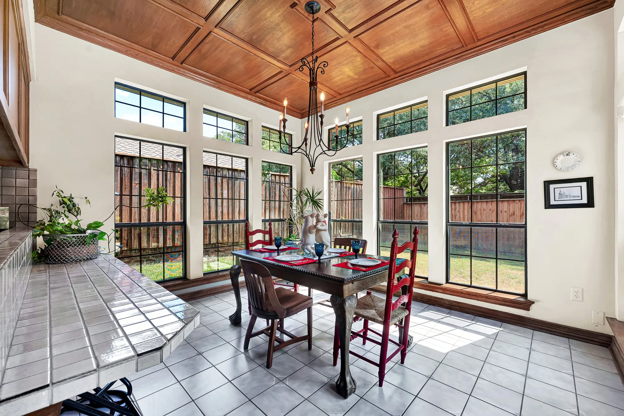 Eat-in kitchen