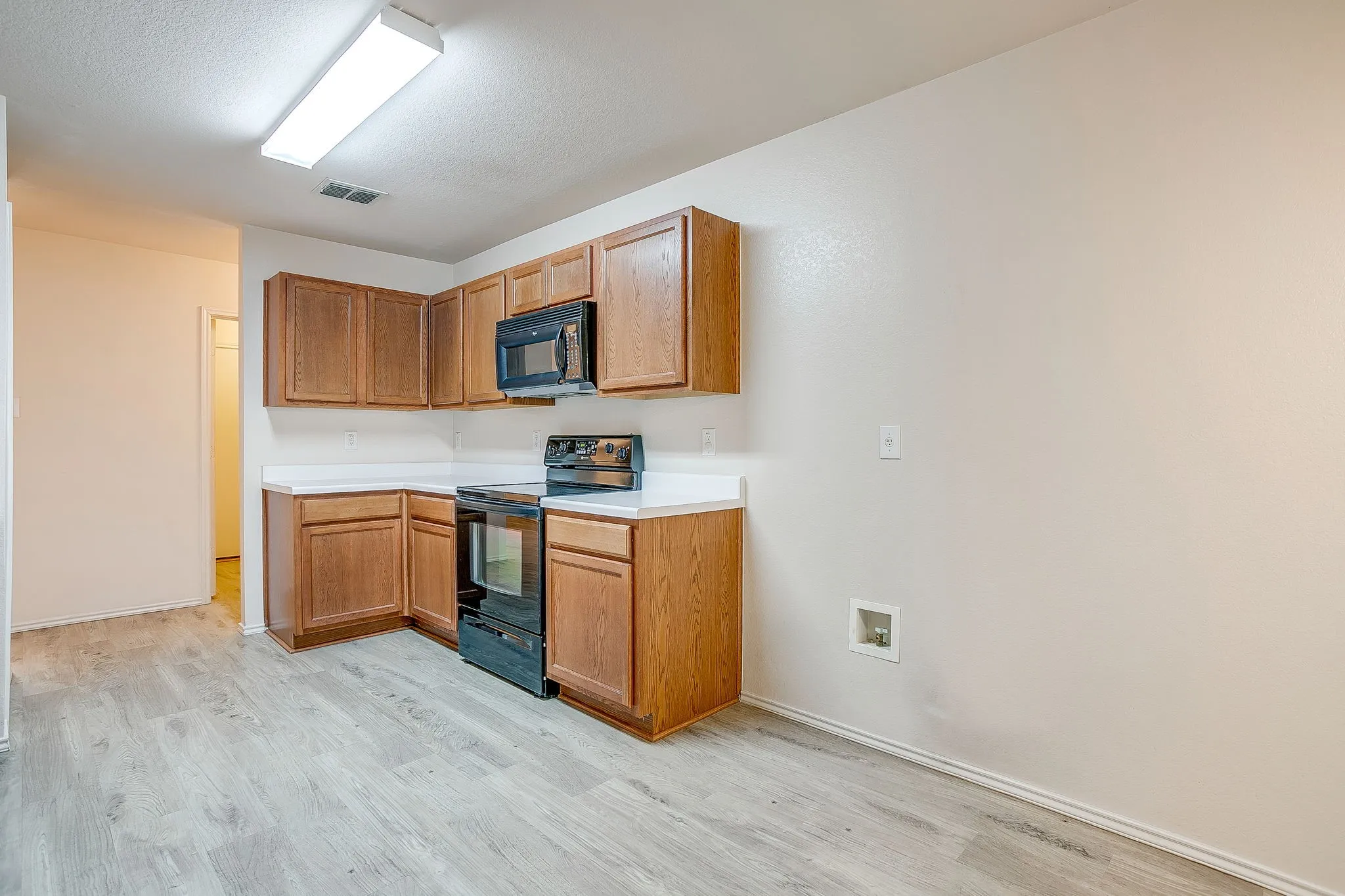 Single Family Residence For Sale in Johnson County , 1313 Lauren Drive, Burleson, Texas 76028, 3 Bedroom, 2 Bathroom, 2 Garage spaces, 1,771 Sqft, built in 2006, mls#21395673, Real Estate Agent in Burleson, Homes For Sale in Johnson county, Homes For Sale in Burleson, Realtor in Burleson Texas, Real Estate Brokerage Independent Realty Texas, Luminita Cordes Realtor