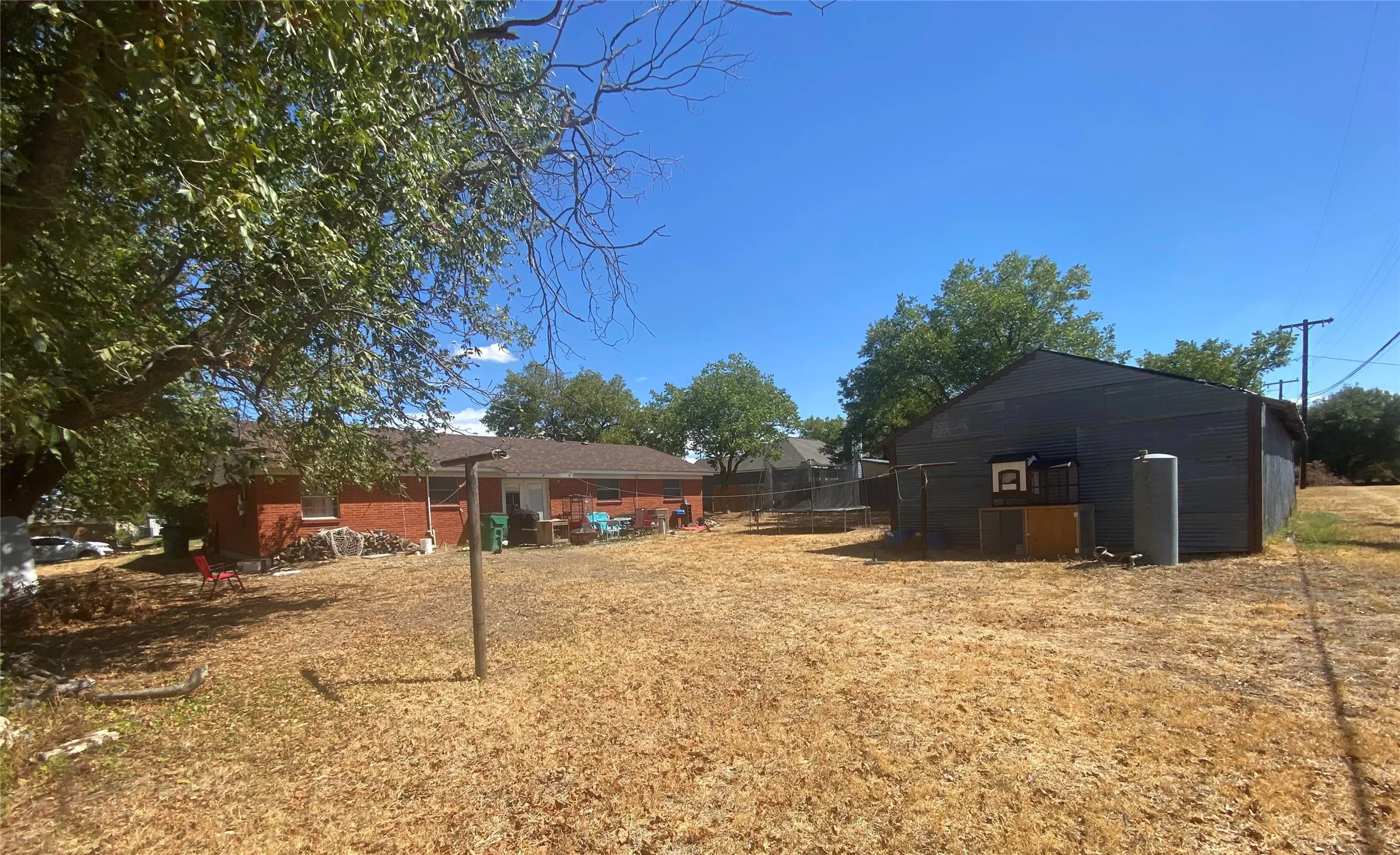 Single Family Residence For Sale in Erath County , 445 Hoffman Drive, Dublin, Texas 76446, 3 Bedroom, 2 Bathroom, 2 Garage spaces, 1,265 Sqft, built in 1965, mls#21394547, Real Estate Agent in Dublin, Homes For Sale in Erath county, Homes For Sale in Dublin, Realtor in Dublin Texas, Real Estate Brokerage Independent Realty Texas, Luminita Cordes Realtor