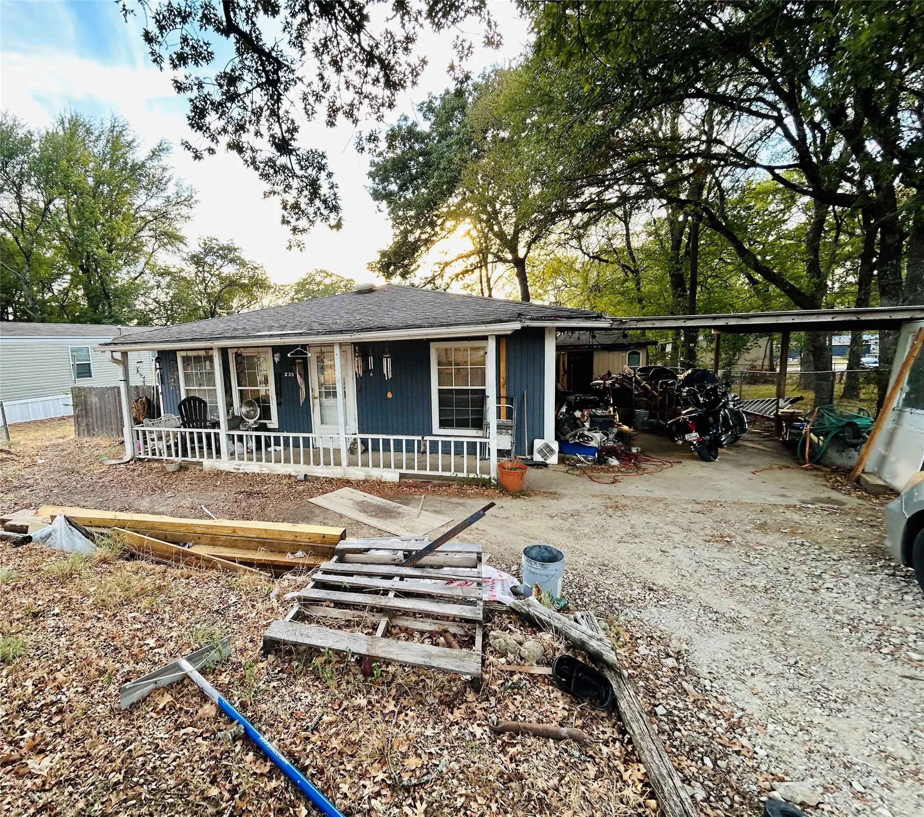 Single Family Residence For Sale in Henderson County , 235 Wildwind Street, Mabank, Texas 75156, 3 Bedroom, 2 Bathroom, Garage spaces, 1,410 Sqft, built in 1993, mls#21395689, Real Estate Agent in Mabank, Homes For Sale in Henderson county, Homes For Sale in Mabank, Realtor in Mabank Texas, Real Estate Brokerage Independent Realty Texas, Luminita Cordes Realtor