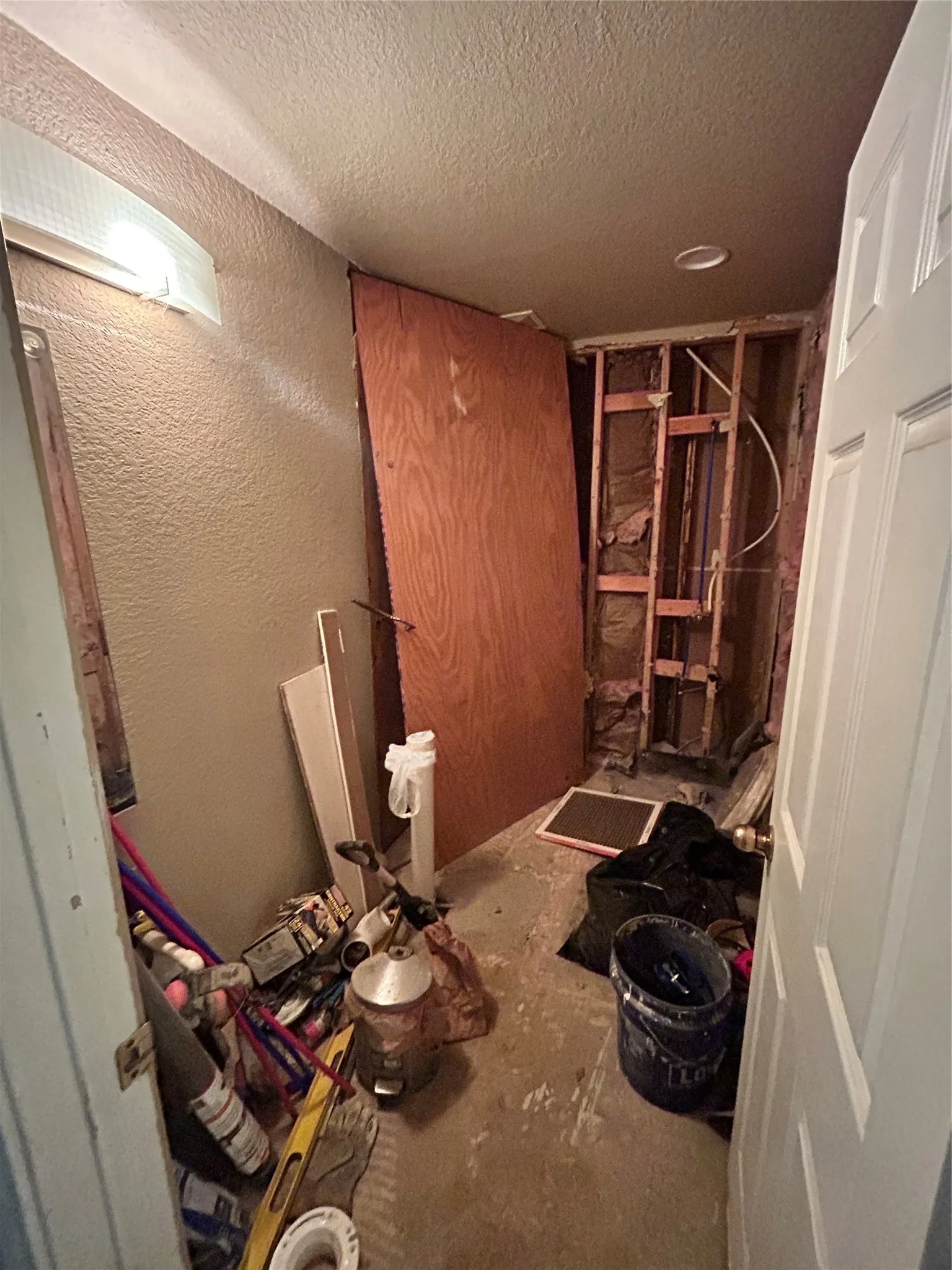 Single Family Residence For Sale in Henderson County , 235 Wildwind Street, Gun Barrel City, Texas 75156, 3 Bedroom, 2 Bathroom, Garage spaces, 1,410 Sqft, built in 1993, mls#21395689, Real Estate Agent in Gun Barrel City, Homes For Sale in Henderson county, Homes For Sale in Gun Barrel City, Realtor in Gun Barrel City Texas, Real Estate Brokerage Independent Realty Texas, Luminita Cordes Realtor