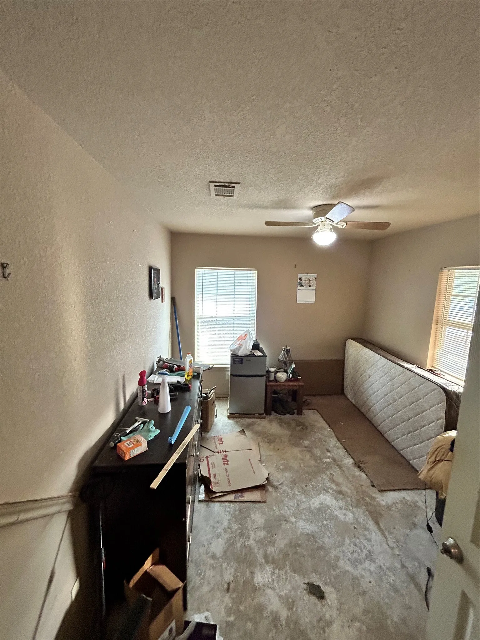 Single Family Residence For Sale in Henderson County , 235 Wildwind Street, Gun Barrel City, Texas 75156, 3 Bedroom, 2 Bathroom, Garage spaces, 1,410 Sqft, built in 1993, mls#21395689, Real Estate Agent in Gun Barrel City, Homes For Sale in Henderson county, Homes For Sale in Gun Barrel City, Realtor in Gun Barrel City Texas, Real Estate Brokerage Independent Realty Texas, Luminita Cordes Realtor