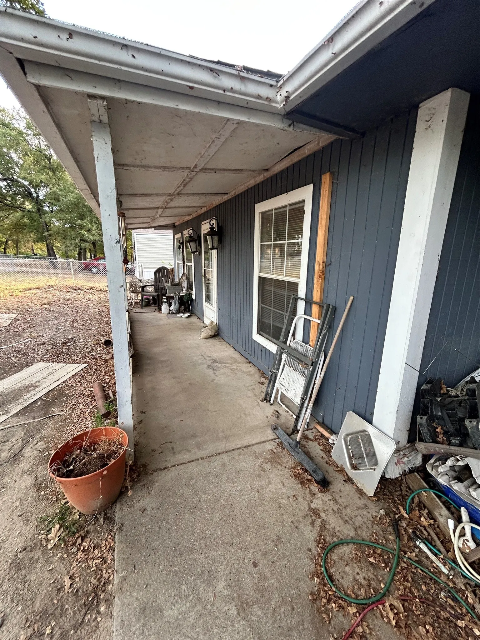 Single Family Residence For Sale in Henderson County , 235 Wildwind Street, Gun Barrel City, Texas 75156, 3 Bedroom, 2 Bathroom, Garage spaces, 1,410 Sqft, built in 1993, mls#21395689, Real Estate Agent in Gun Barrel City, Homes For Sale in Henderson county, Homes For Sale in Gun Barrel City, Realtor in Gun Barrel City Texas, Real Estate Brokerage Independent Realty Texas, Luminita Cordes Realtor