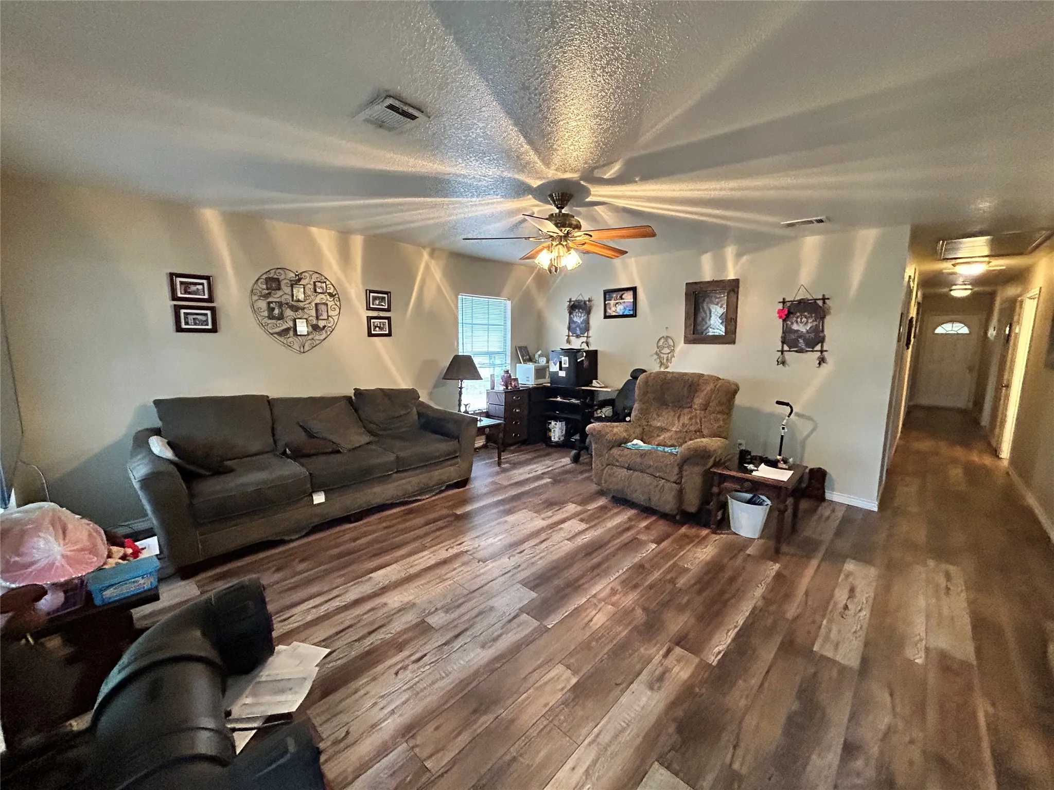 Single Family Residence For Sale in Henderson County , 235 Wildwind Street, Gun Barrel City, Texas 75156, 3 Bedroom, 2 Bathroom, Garage spaces, 1,410 Sqft, built in 1993, mls#21395689, Real Estate Agent in Gun Barrel City, Homes For Sale in Henderson county, Homes For Sale in Gun Barrel City, Realtor in Gun Barrel City Texas, Real Estate Brokerage Independent Realty Texas, Luminita Cordes Realtor