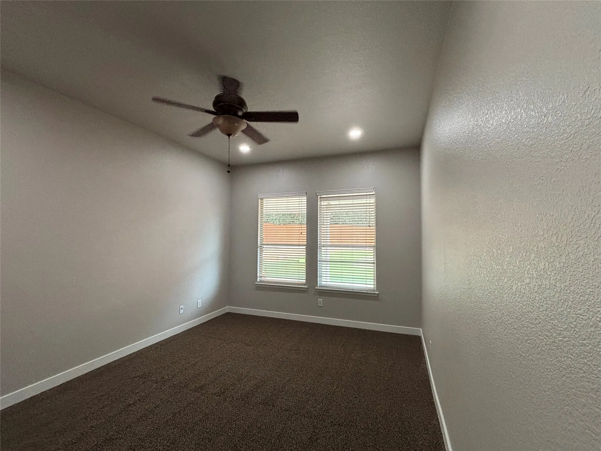 Single Family Residence For Rent in Dallas County , 812 Ridge Point Drive, Grand Prairie, Texas 75052, 3 Bedroom, 2 Bathroom, 2 Garage spaces, 2,260 Sqft, built in 2005, mls#21394673, Real Estate Agent in Grand Prairie, Homes For Rent in Dallas county, Homes For Rent in Grand Prairie, Realtor in Grand Prairie Texas, Real Estate Brokerage Independent Realty Texas, Luminita Cordes Realtor