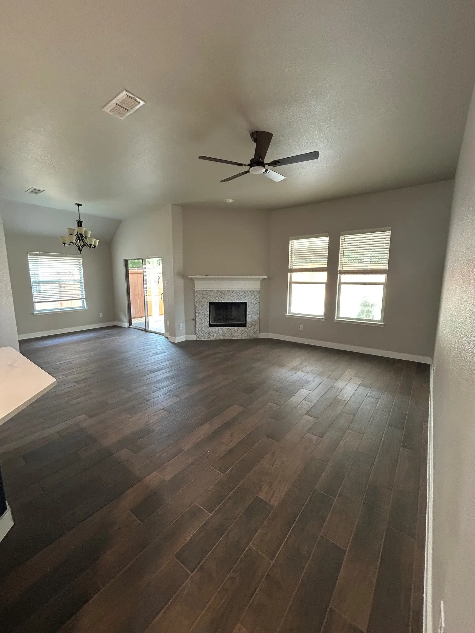 Single Family Residence For Rent in Dallas County , 812 Ridge Point Drive, Grand Prairie, Texas 75052, 3 Bedroom, 2 Bathroom, 2 Garage spaces, 2,260 Sqft, built in 2005, mls#21394673, Real Estate Agent in Grand Prairie, Homes For Rent in Dallas county, Homes For Rent in Grand Prairie, Realtor in Grand Prairie Texas, Real Estate Brokerage Independent Realty Texas, Luminita Cordes Realtor
