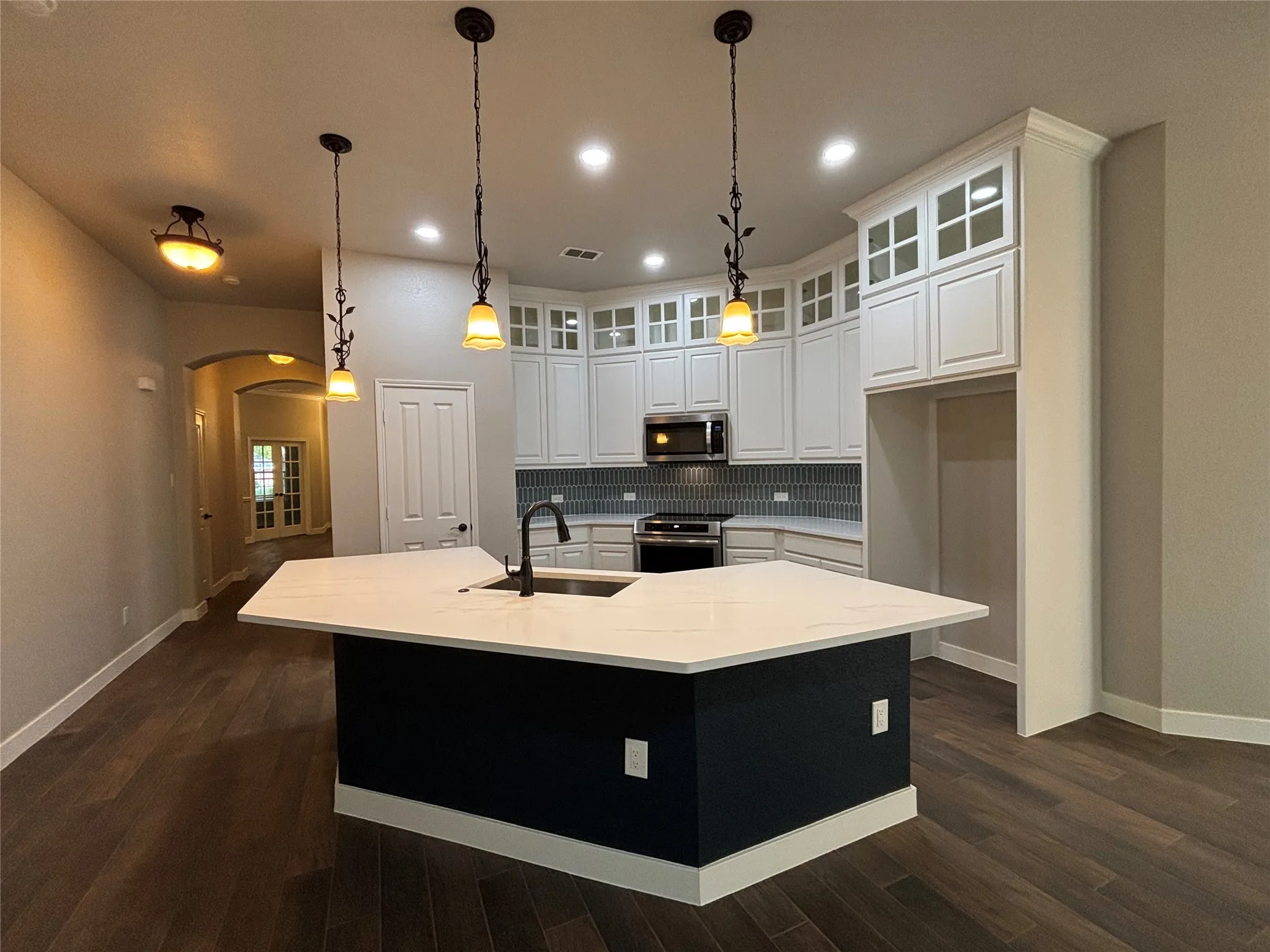 Single Family Residence For Rent in Dallas County , 812 Ridge Point Drive, Grand Prairie, Texas 75052, 3 Bedroom, 2 Bathroom, 2 Garage spaces, 2,260 Sqft, built in 2005, mls#21394673, Real Estate Agent in Grand Prairie, Homes For Rent in Dallas county, Homes For Rent in Grand Prairie, Realtor in Grand Prairie Texas, Real Estate Brokerage Independent Realty Texas, Luminita Cordes Realtor