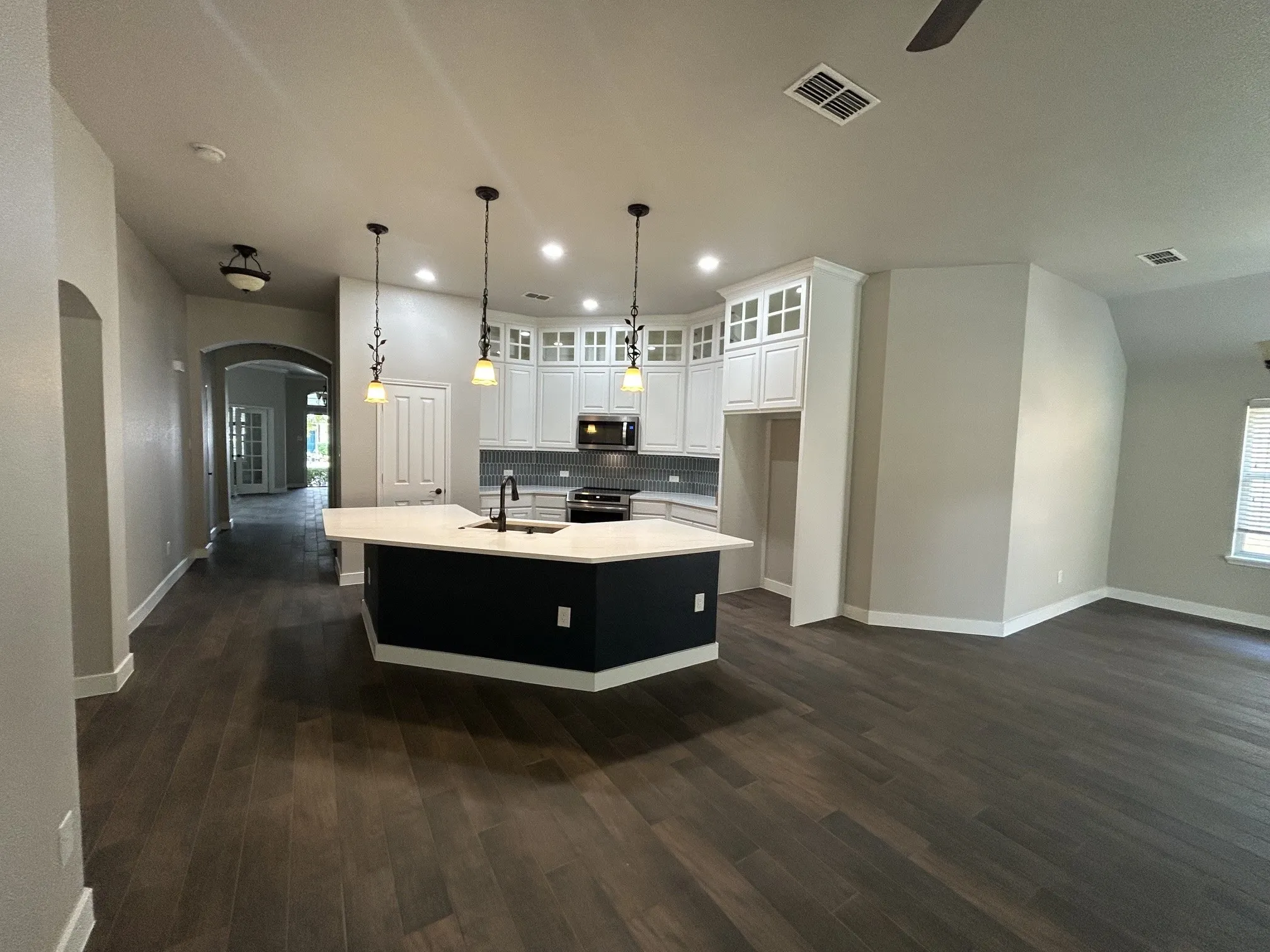 Single Family Residence For Rent in Dallas County , 812 Ridge Point Drive, Grand Prairie, Texas 75052, 3 Bedroom, 2 Bathroom, 2 Garage spaces, 2,260 Sqft, built in 2005, mls#21394673, Real Estate Agent in Grand Prairie, Homes For Rent in Dallas county, Homes For Rent in Grand Prairie, Realtor in Grand Prairie Texas, Real Estate Brokerage Independent Realty Texas, Luminita Cordes Realtor