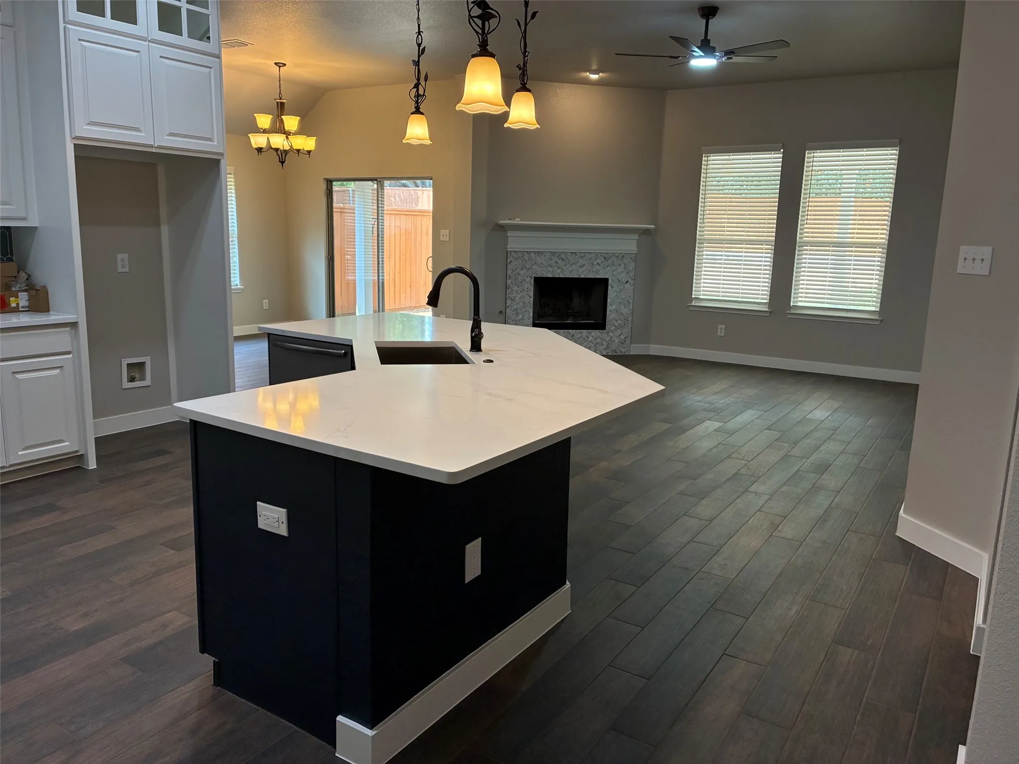 Single Family Residence For Rent in Dallas County , 812 Ridge Point Drive, Grand Prairie, Texas 75052, 3 Bedroom, 2 Bathroom, 2 Garage spaces, 2,260 Sqft, built in 2005, mls#21394673, Real Estate Agent in Grand Prairie, Homes For Rent in Dallas county, Homes For Rent in Grand Prairie, Realtor in Grand Prairie Texas, Real Estate Brokerage Independent Realty Texas, Luminita Cordes Realtor