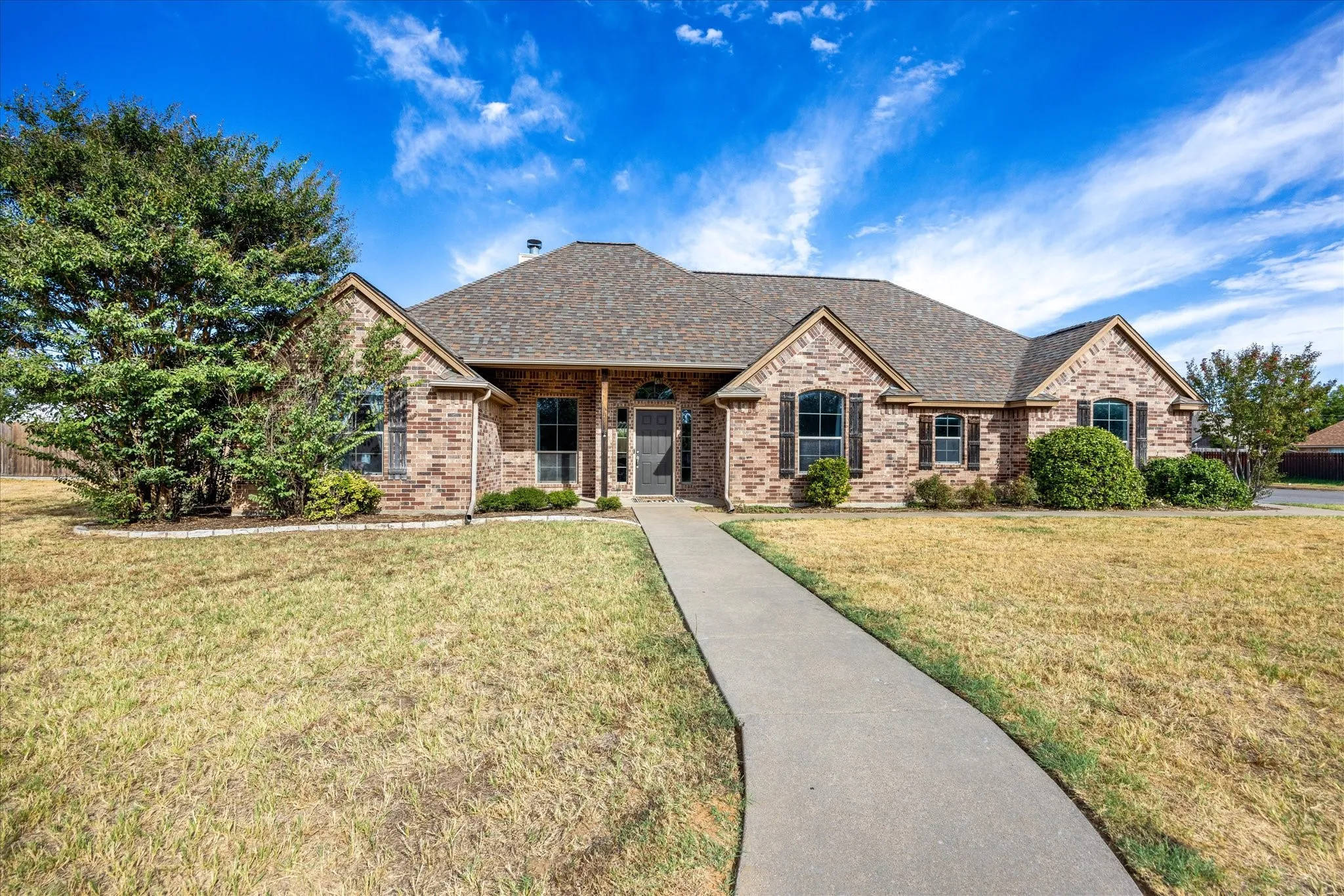 Single Family Residence For Sale in Erath County , 801 Maplewood Court, Stephenville, Texas 76401, 3 Bedroom, 2 Bathroom, 2 Garage spaces, 1,977 Sqft, built in 2005, mls#21395702, Real Estate Agent in Stephenville, Homes For Sale in Erath county, Homes For Sale in Stephenville, Realtor in Stephenville Texas, Real Estate Brokerage Independent Realty Texas, Luminita Cordes Realtor