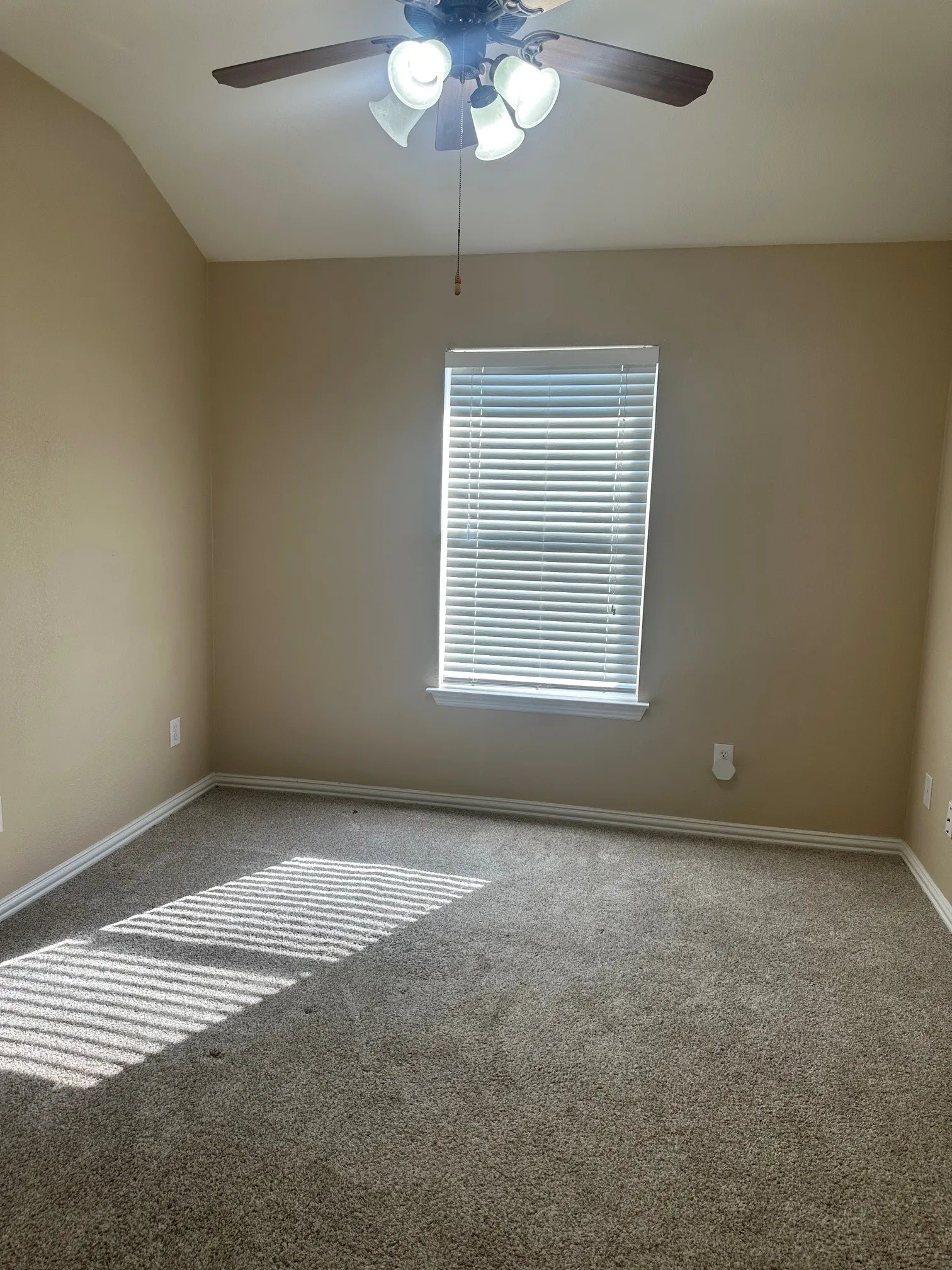 Townhouse For Rent in Collin County , 8720 Bigelow Drive, Plano, Texas 75024, 2 Bedroom, 3 Bathroom, 2 Garage spaces, 1,398 Sqft, built in 2006, mls#21395706, Real Estate Agent in Plano, Homes For Rent in Collin county, Homes For Rent in Plano, Realtor in Plano Texas, Real Estate Brokerage Independent Realty Texas, Luminita Cordes Realtor