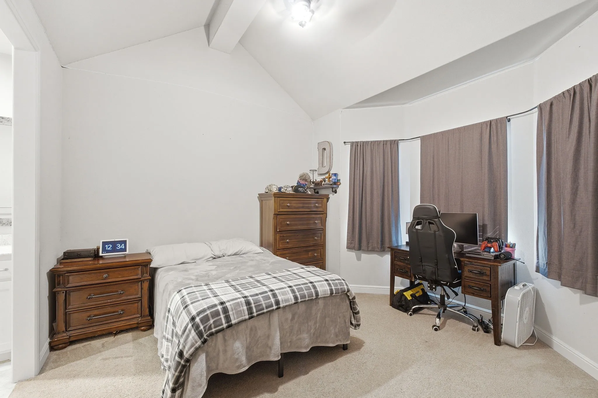 Single Family Residence For Sale in Hunt County , 3857 County Road 2156, Caddo Mills, Texas 75135, 4 Bedroom, 4 Bathroom, 2 Garage spaces, 2,798 Sqft, built in 2017, mls#21382582, Real Estate Agent in Caddo Mills, Homes For Sale in Hunt county, Homes For Sale in Caddo Mills, Realtor in Caddo Mills Texas, Real Estate Brokerage Independent Realty Texas, Luminita Cordes Realtor