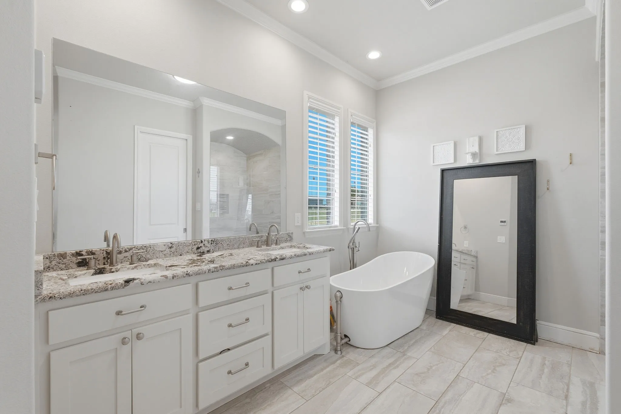 Single Family Residence For Sale in Hunt County , 3857 County Road 2156, Caddo Mills, Texas 75135, 4 Bedroom, 4 Bathroom, 2 Garage spaces, 2,798 Sqft, built in 2017, mls#21382582, Real Estate Agent in Caddo Mills, Homes For Sale in Hunt county, Homes For Sale in Caddo Mills, Realtor in Caddo Mills Texas, Real Estate Brokerage Independent Realty Texas, Luminita Cordes Realtor