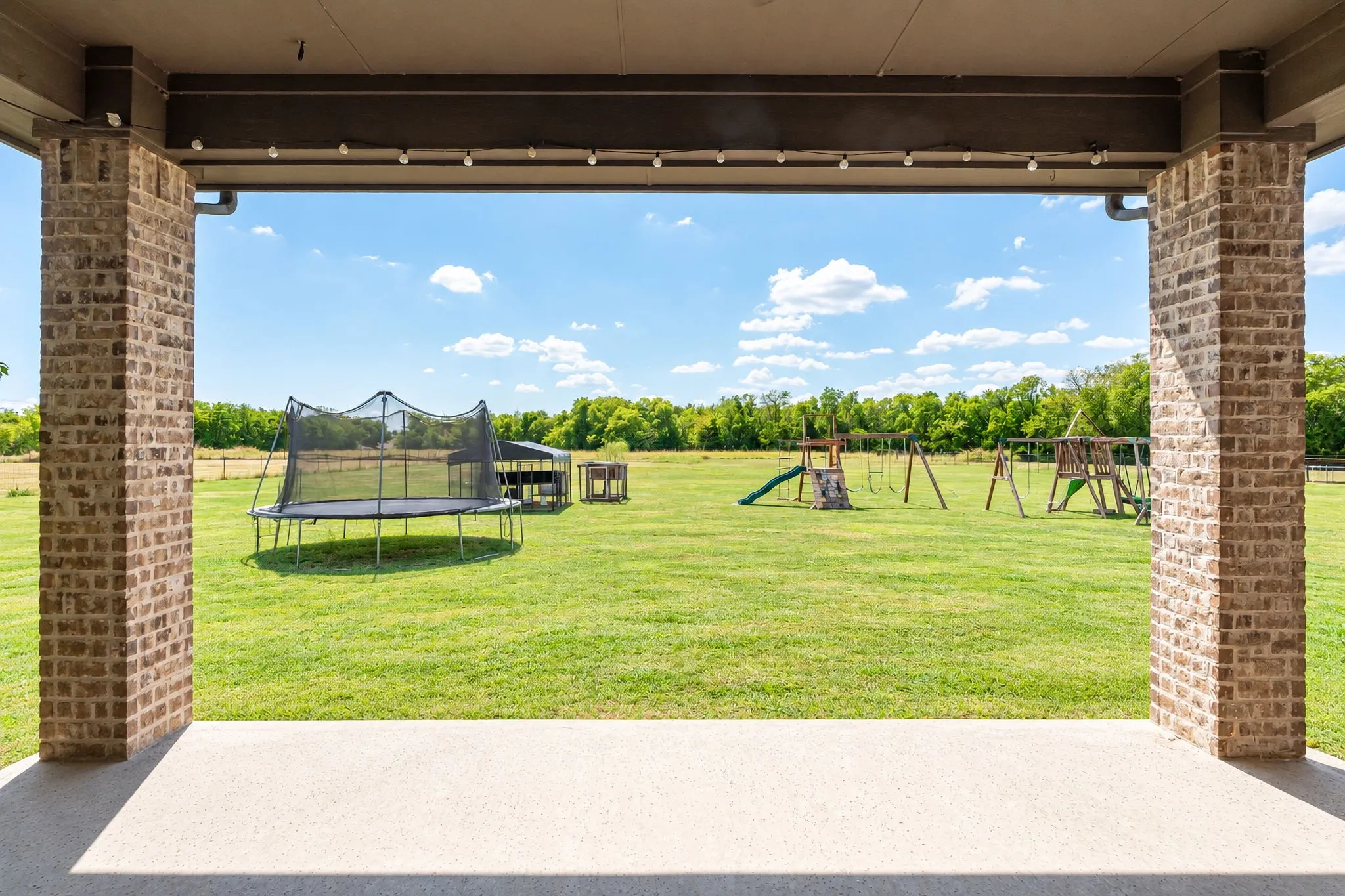 Single Family Residence For Sale in Hunt County , 3857 County Road 2156, Caddo Mills, Texas 75135, 4 Bedroom, 4 Bathroom, 2 Garage spaces, 2,798 Sqft, built in 2017, mls#21382582, Real Estate Agent in Caddo Mills, Homes For Sale in Hunt county, Homes For Sale in Caddo Mills, Realtor in Caddo Mills Texas, Real Estate Brokerage Independent Realty Texas, Luminita Cordes Realtor