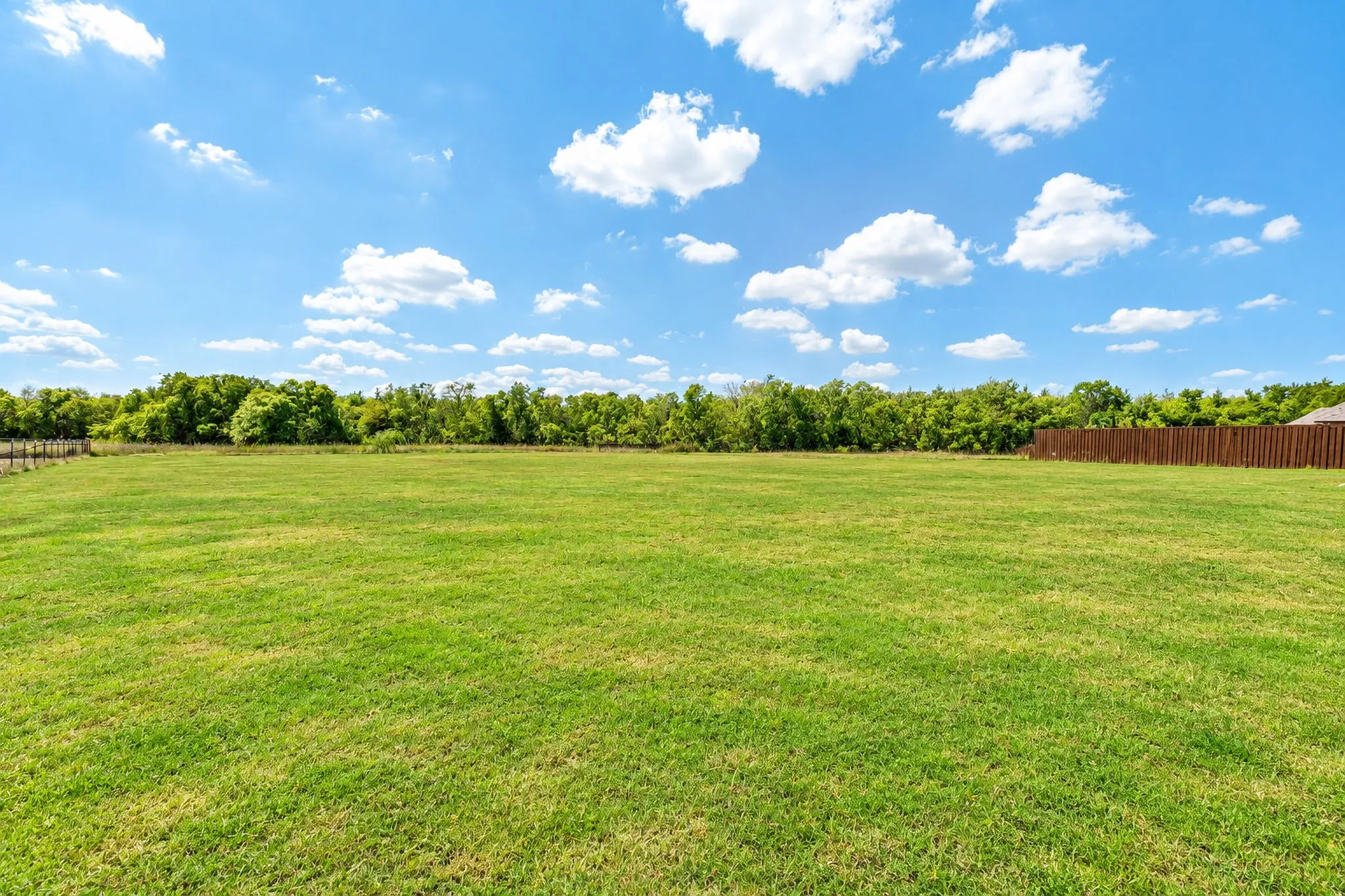 Single Family Residence For Sale in Hunt County , 3857 County Road 2156, Caddo Mills, Texas 75135, 4 Bedroom, 4 Bathroom, 2 Garage spaces, 2,798 Sqft, built in 2017, mls#21382582, Real Estate Agent in Caddo Mills, Homes For Sale in Hunt county, Homes For Sale in Caddo Mills, Realtor in Caddo Mills Texas, Real Estate Brokerage Independent Realty Texas, Luminita Cordes Realtor