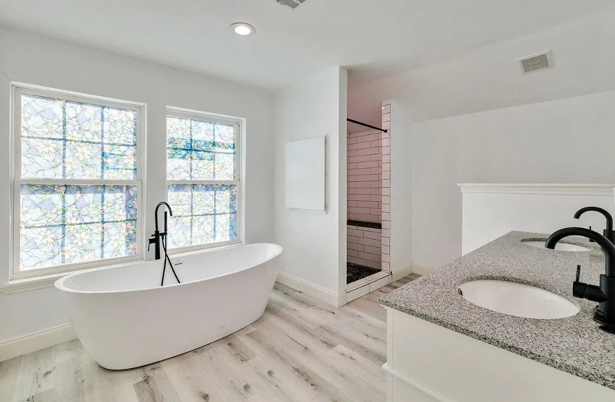 Single Family Residence For Rent in Tarrant County , 1324 Killian Drive, Arlington, Texas 76013, 3 Bedroom, 2 Bathroom, 2 Garage spaces, 1,834 Sqft, built in 1955, mls#21395713, Real Estate Agent in Arlington, Homes For Rent in Tarrant county, Homes For Rent in Arlington, Realtor in Arlington Texas, Real Estate Brokerage Independent Realty Texas, Luminita Cordes Realtor