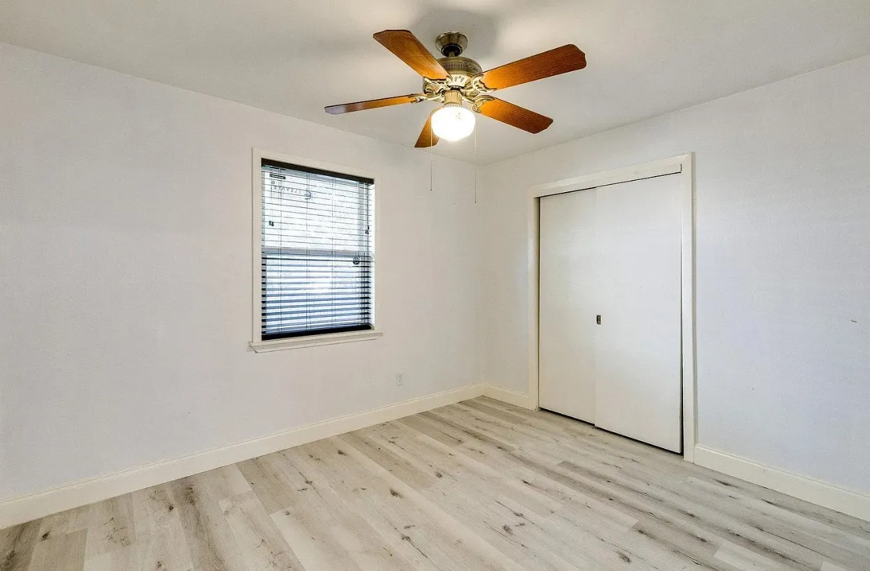 Single Family Residence For Rent in Tarrant County , 1324 Killian Drive, Arlington, Texas 76013, 3 Bedroom, 2 Bathroom, 2 Garage spaces, 1,834 Sqft, built in 1955, mls#21395713, Real Estate Agent in Arlington, Homes For Rent in Tarrant county, Homes For Rent in Arlington, Realtor in Arlington Texas, Real Estate Brokerage Independent Realty Texas, Luminita Cordes Realtor