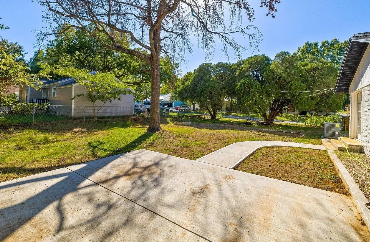 Single Family Residence For Rent in Tarrant County , 1324 Killian Drive, Arlington, Texas 76013, 3 Bedroom, 2 Bathroom, 2 Garage spaces, 1,834 Sqft, built in 1955, mls#21395713, Real Estate Agent in Arlington, Homes For Rent in Tarrant county, Homes For Rent in Arlington, Realtor in Arlington Texas, Real Estate Brokerage Independent Realty Texas, Luminita Cordes Realtor