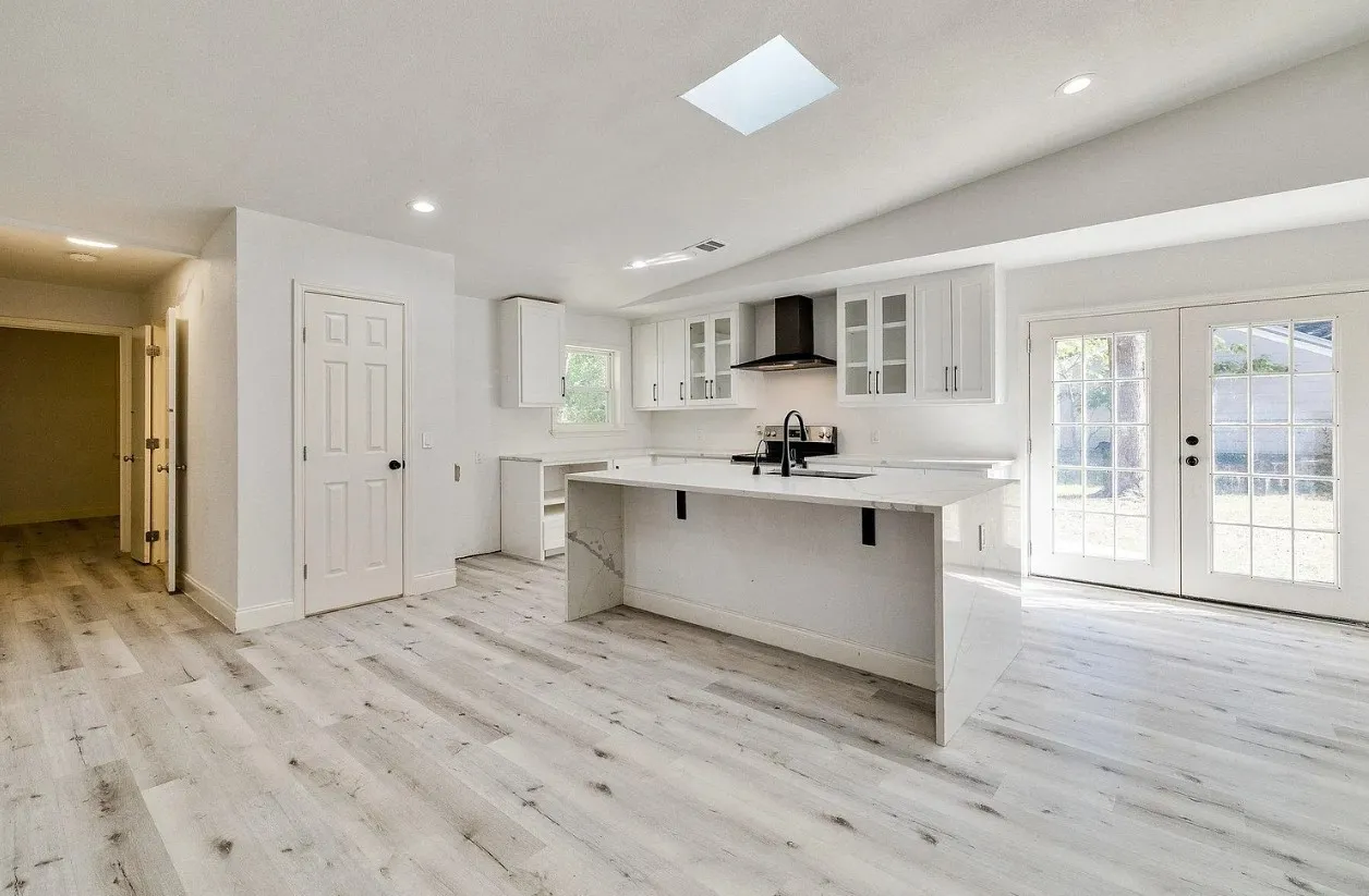 Single Family Residence For Rent in Tarrant County , 1324 Killian Drive, Arlington, Texas 76013, 3 Bedroom, 2 Bathroom, 2 Garage spaces, 1,834 Sqft, built in 1955, mls#21395713, Real Estate Agent in Arlington, Homes For Rent in Tarrant county, Homes For Rent in Arlington, Realtor in Arlington Texas, Real Estate Brokerage Independent Realty Texas, Luminita Cordes Realtor
