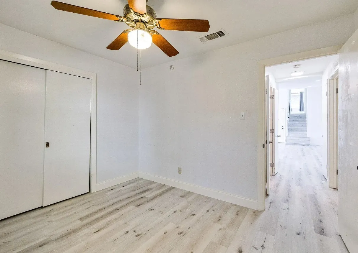 Single Family Residence For Rent in Tarrant County , 1324 Killian Drive, Arlington, Texas 76013, 3 Bedroom, 2 Bathroom, 2 Garage spaces, 1,834 Sqft, built in 1955, mls#21395713, Real Estate Agent in Arlington, Homes For Rent in Tarrant county, Homes For Rent in Arlington, Realtor in Arlington Texas, Real Estate Brokerage Independent Realty Texas, Luminita Cordes Realtor