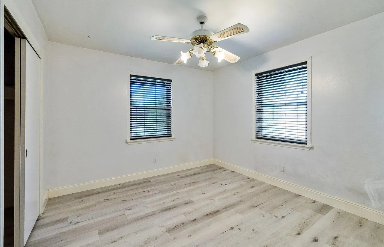 Single Family Residence For Rent in Tarrant County , 1324 Killian Drive, Arlington, Texas 76013, 3 Bedroom, 2 Bathroom, 2 Garage spaces, 1,834 Sqft, built in 1955, mls#21395713, Real Estate Agent in Arlington, Homes For Rent in Tarrant county, Homes For Rent in Arlington, Realtor in Arlington Texas, Real Estate Brokerage Independent Realty Texas, Luminita Cordes Realtor