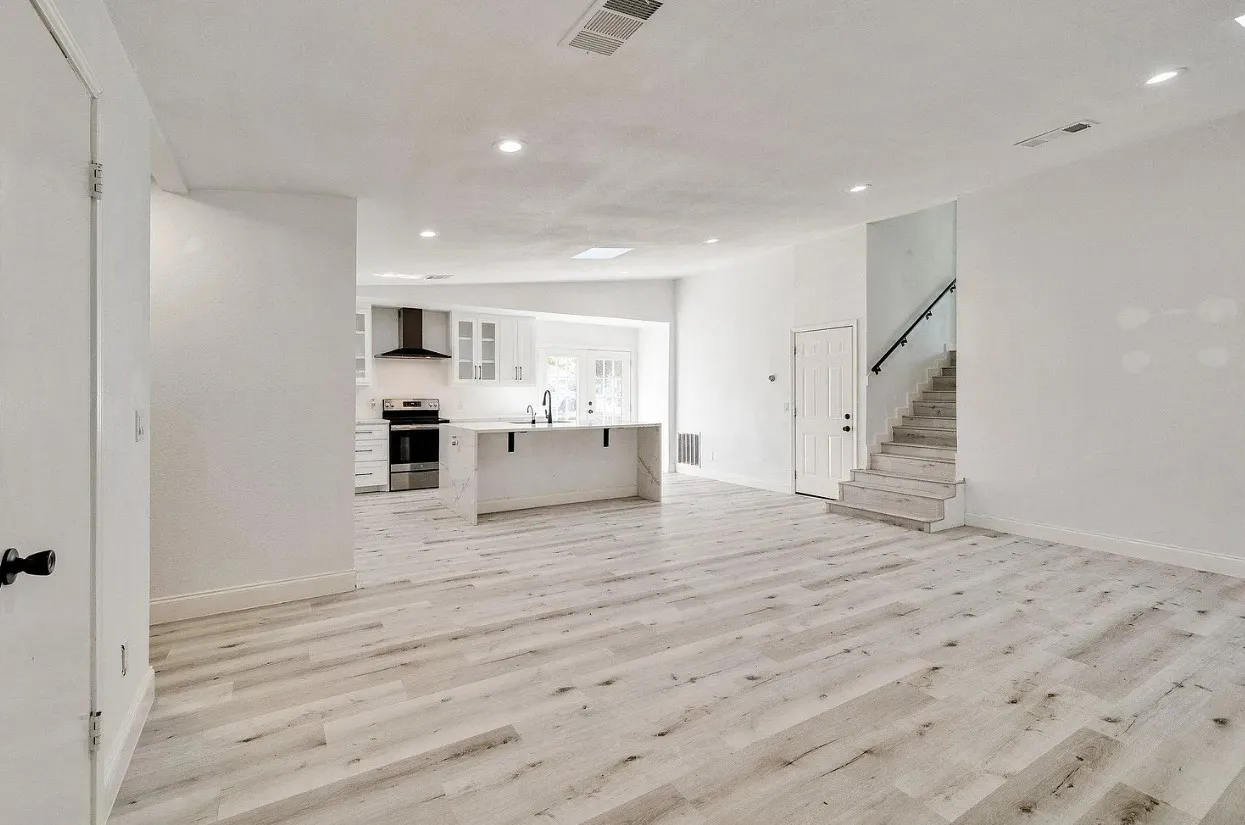 Single Family Residence For Rent in Tarrant County , 1324 Killian Drive, Arlington, Texas 76013, 3 Bedroom, 2 Bathroom, 2 Garage spaces, 1,834 Sqft, built in 1955, mls#21395713, Real Estate Agent in Arlington, Homes For Rent in Tarrant county, Homes For Rent in Arlington, Realtor in Arlington Texas, Real Estate Brokerage Independent Realty Texas, Luminita Cordes Realtor