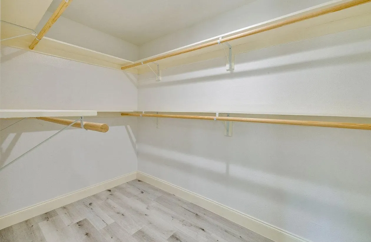 Single Family Residence For Rent in Tarrant County , 1324 Killian Drive, Arlington, Texas 76013, 3 Bedroom, 2 Bathroom, 2 Garage spaces, 1,834 Sqft, built in 1955, mls#21395713, Real Estate Agent in Arlington, Homes For Rent in Tarrant county, Homes For Rent in Arlington, Realtor in Arlington Texas, Real Estate Brokerage Independent Realty Texas, Luminita Cordes Realtor