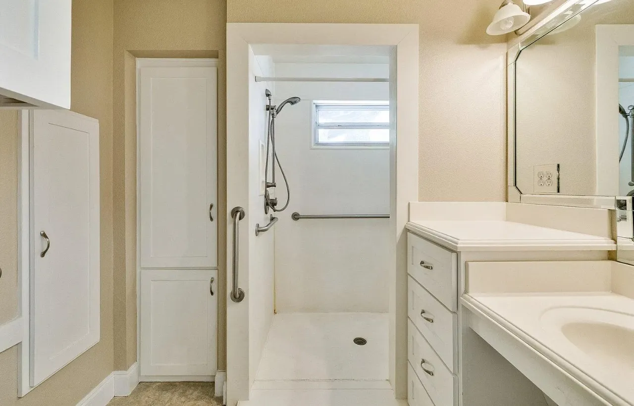 Single Family Residence For Rent in Tarrant County , 1324 Killian Drive, Arlington, Texas 76013, 3 Bedroom, 2 Bathroom, 2 Garage spaces, 1,834 Sqft, built in 1955, mls#21395713, Real Estate Agent in Arlington, Homes For Rent in Tarrant county, Homes For Rent in Arlington, Realtor in Arlington Texas, Real Estate Brokerage Independent Realty Texas, Luminita Cordes Realtor