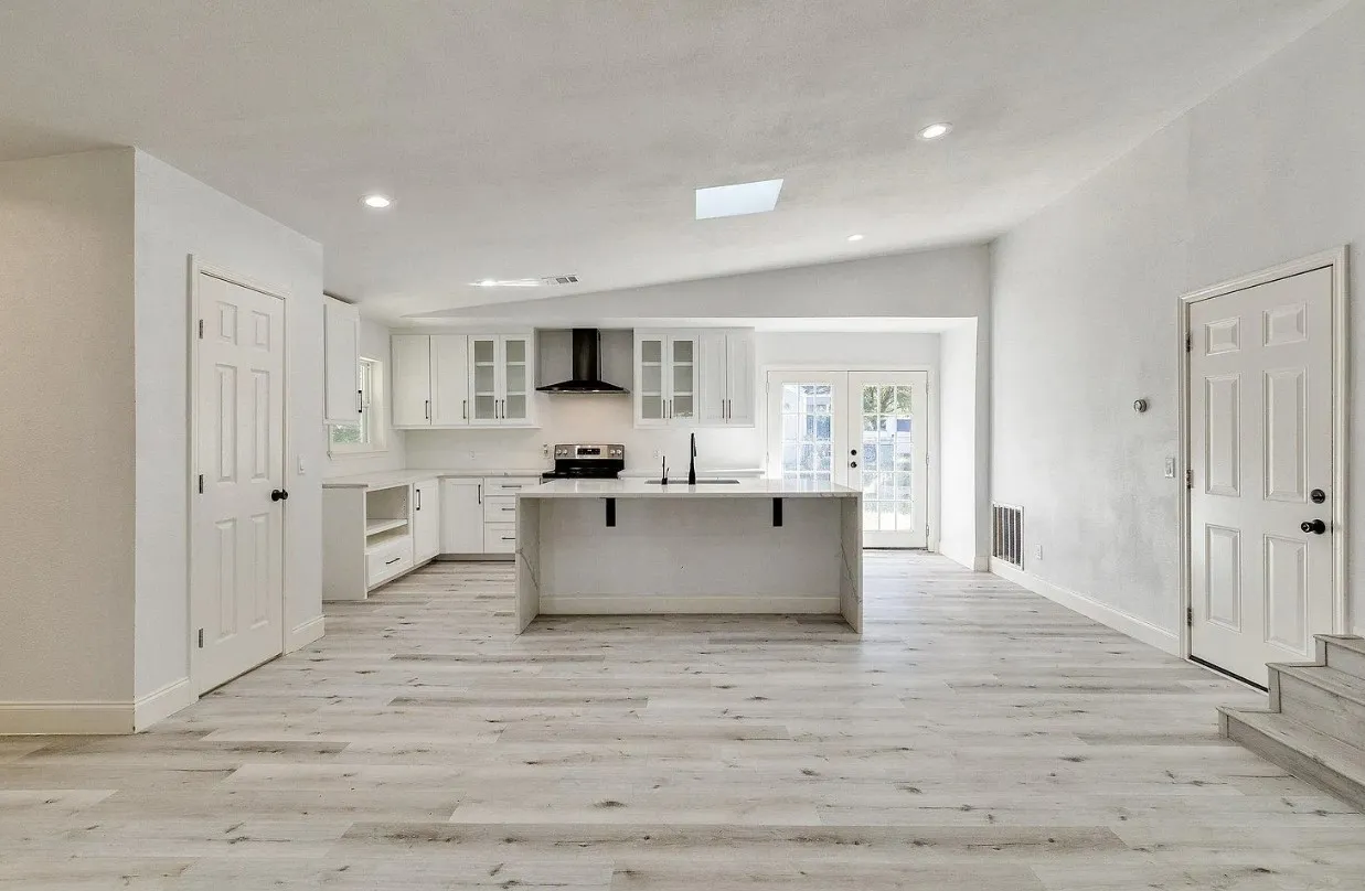 Single Family Residence For Rent in Tarrant County , 1324 Killian Drive, Arlington, Texas 76013, 3 Bedroom, 2 Bathroom, 2 Garage spaces, 1,834 Sqft, built in 1955, mls#21395713, Real Estate Agent in Arlington, Homes For Rent in Tarrant county, Homes For Rent in Arlington, Realtor in Arlington Texas, Real Estate Brokerage Independent Realty Texas, Luminita Cordes Realtor