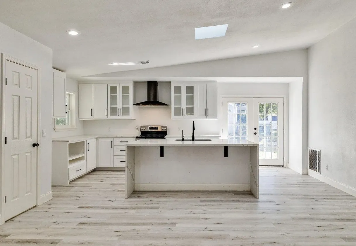 Single Family Residence For Rent in Tarrant County , 1324 Killian Drive, Arlington, Texas 76013, 3 Bedroom, 2 Bathroom, 2 Garage spaces, 1,834 Sqft, built in 1955, mls#21395713, Real Estate Agent in Arlington, Homes For Rent in Tarrant county, Homes For Rent in Arlington, Realtor in Arlington Texas, Real Estate Brokerage Independent Realty Texas, Luminita Cordes Realtor