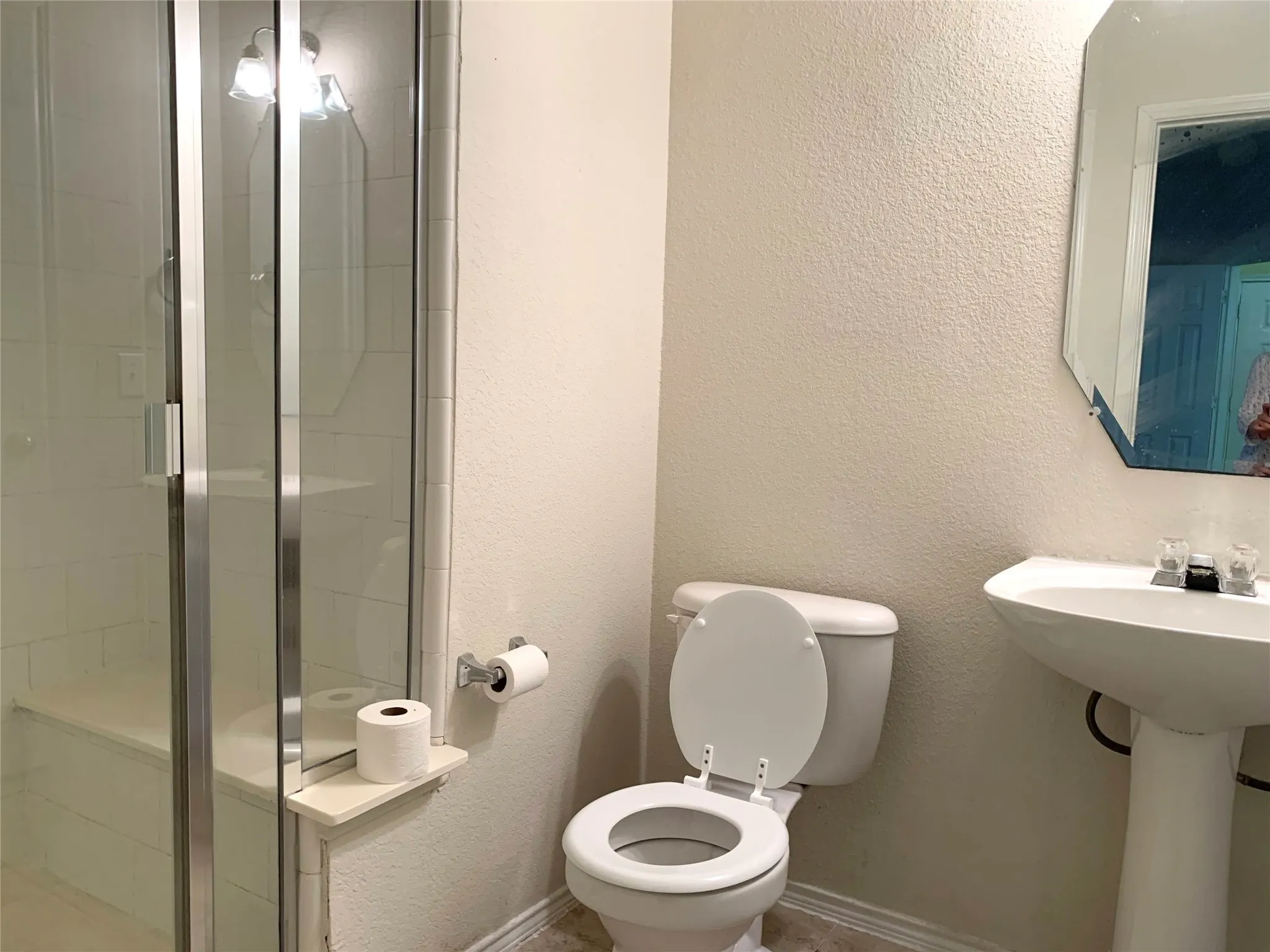 Duplex For Rent in Collin County , 11406 Fountainbridge Drive, Frisco, Texas 75035, 4 Bedroom, 3 Bathroom, 2 Garage spaces, 1,901 Sqft, built in 2002, mls#21395715, Real Estate Agent in Frisco, Homes For Rent in Collin county, Homes For Rent in Frisco, Realtor in Frisco Texas, Real Estate Brokerage Independent Realty Texas, Luminita Cordes Realtor