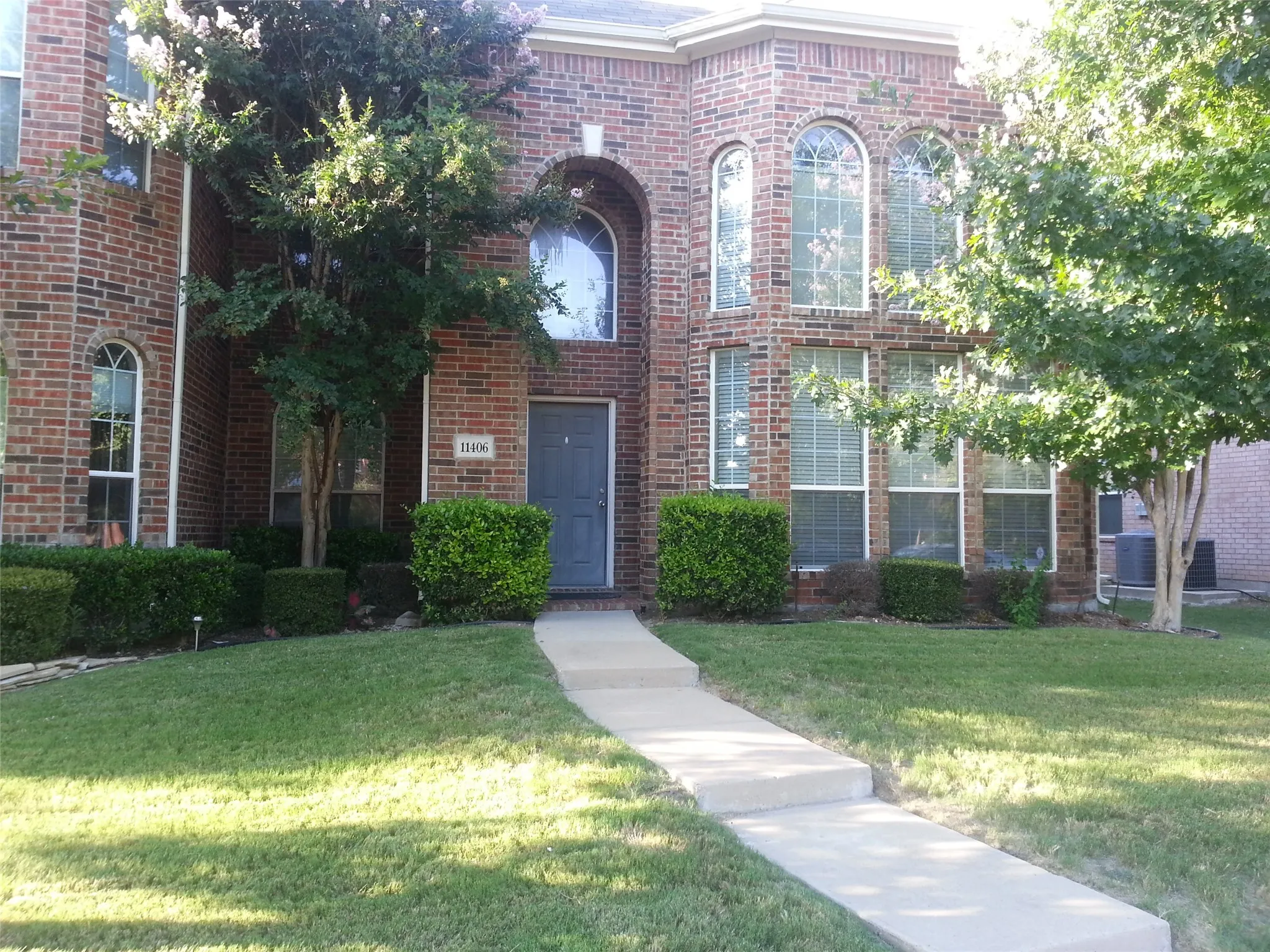 Duplex For Rent